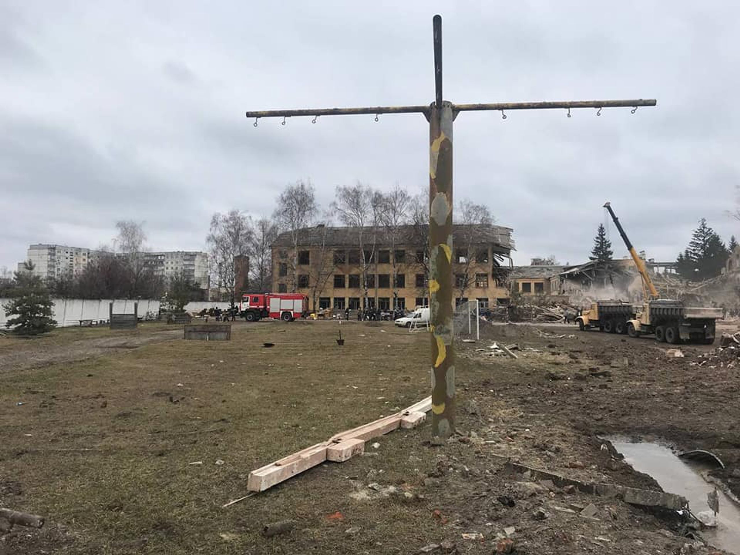 Poničená Ochtyrka - Poničená Ochtyrka (13/18)