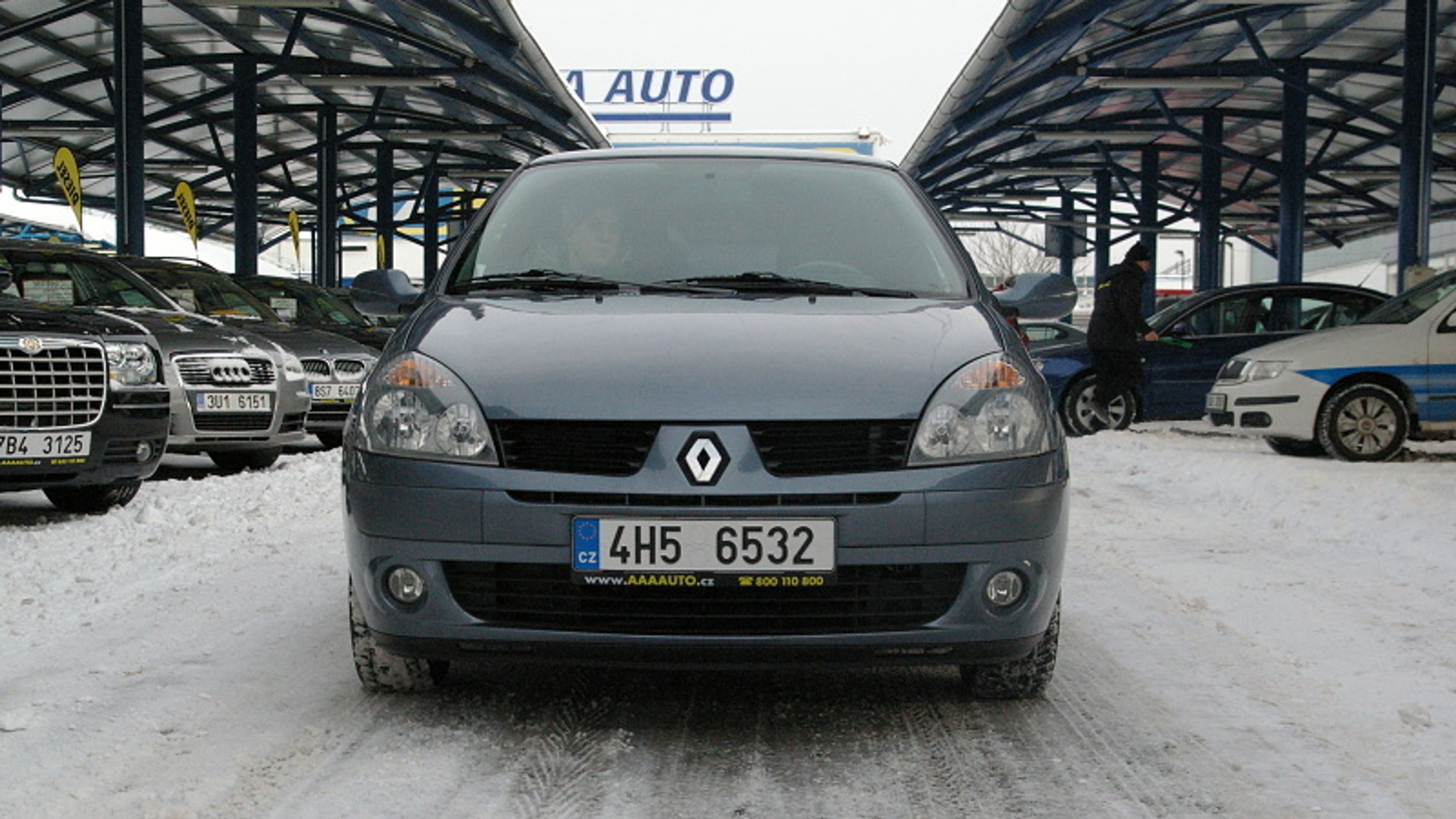 Ojetý Renault Clio - 10 - GALERIE Ojetý Renault Clio (2/11)