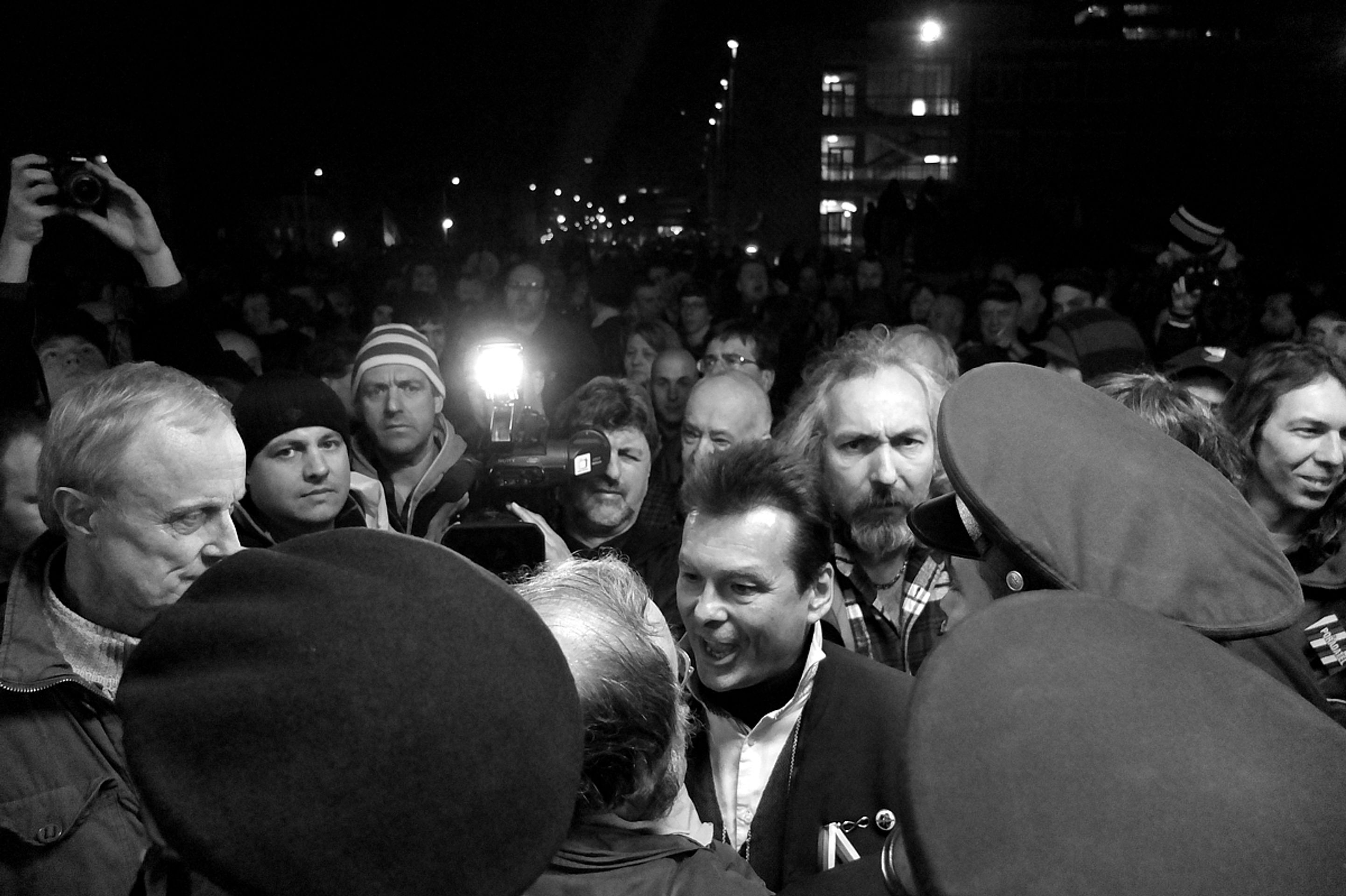 Demonstrace proti vládě - 17 - Demonstrace proti vládě (17/17)