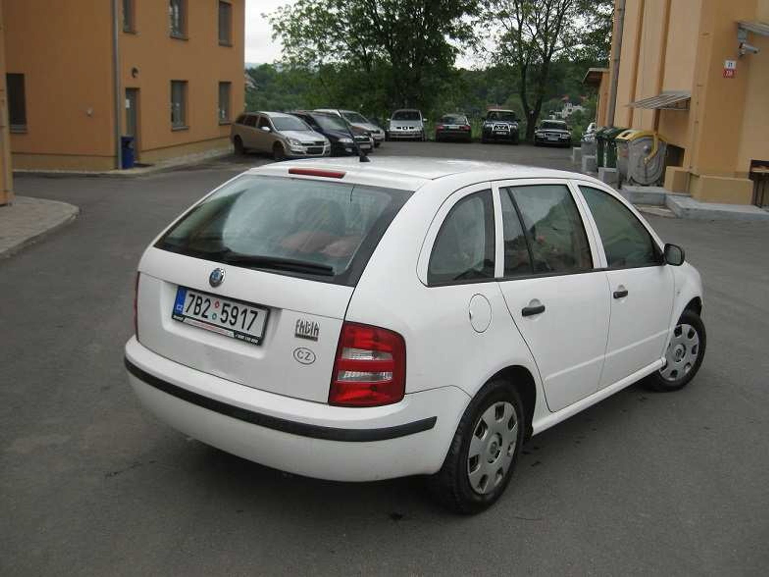 Dražba aut 19.6. 2015 - Škoda Fabia, 15 000 Kč - GALERIE: Dražba aut 19.6. 2015 (13/23)