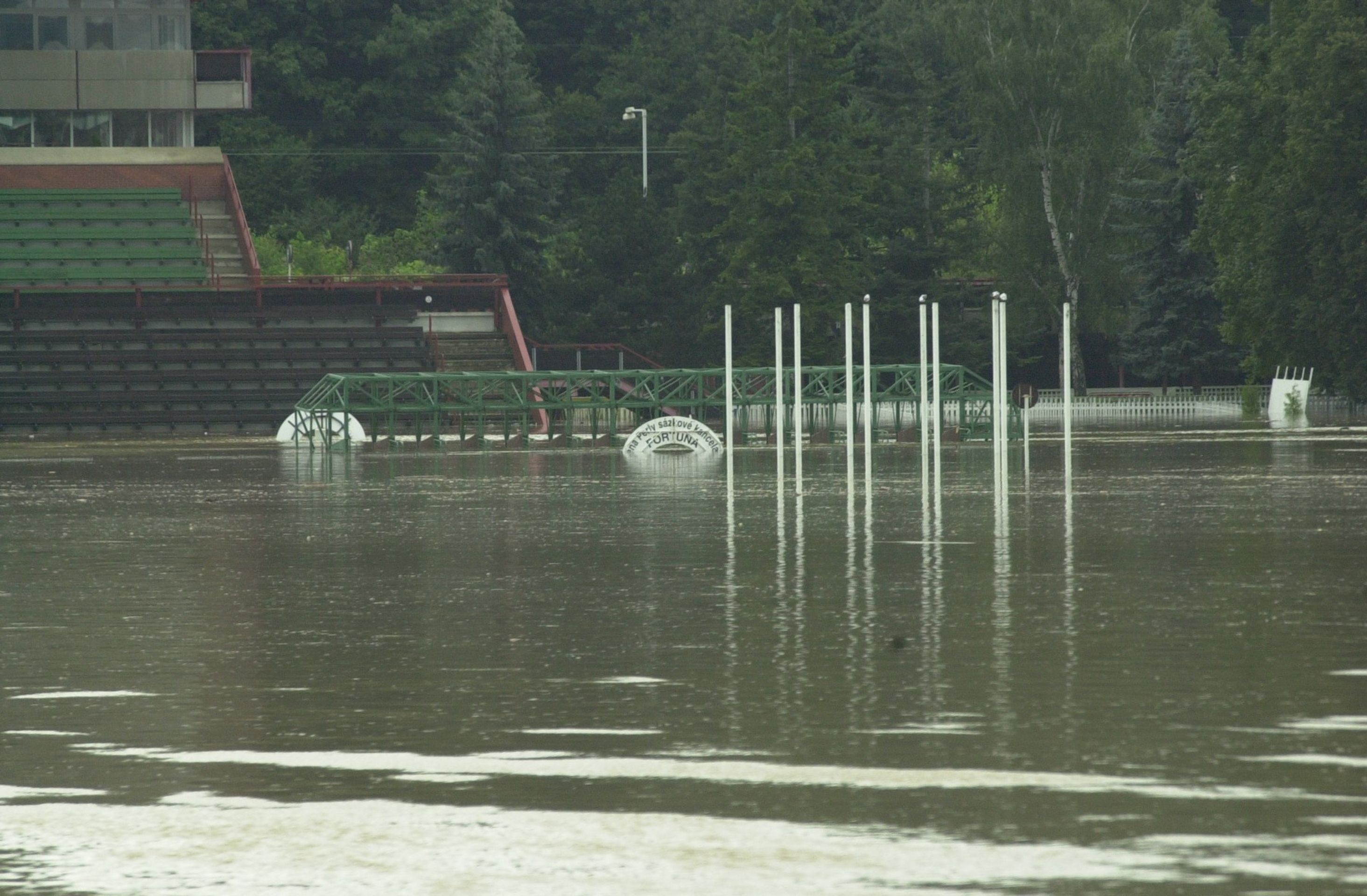 Povodně 2002, Labe | Galerie: Povodně 2002 | TN.cz