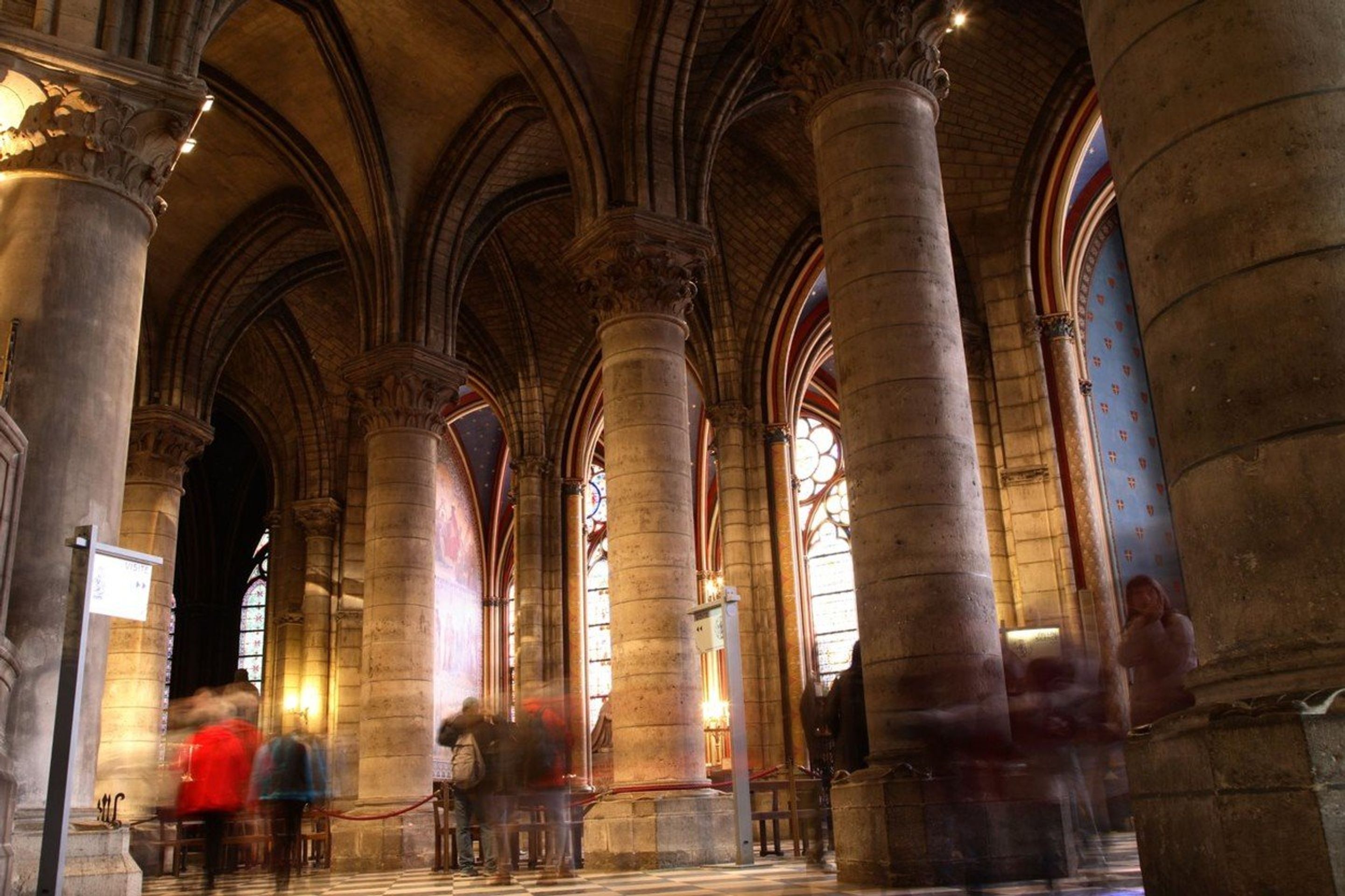 Interiér katedrály Notre-Dame - GALERIE: Prohlédněte si slavnou pařížskou katedrálu Notre-Dame (3/5)