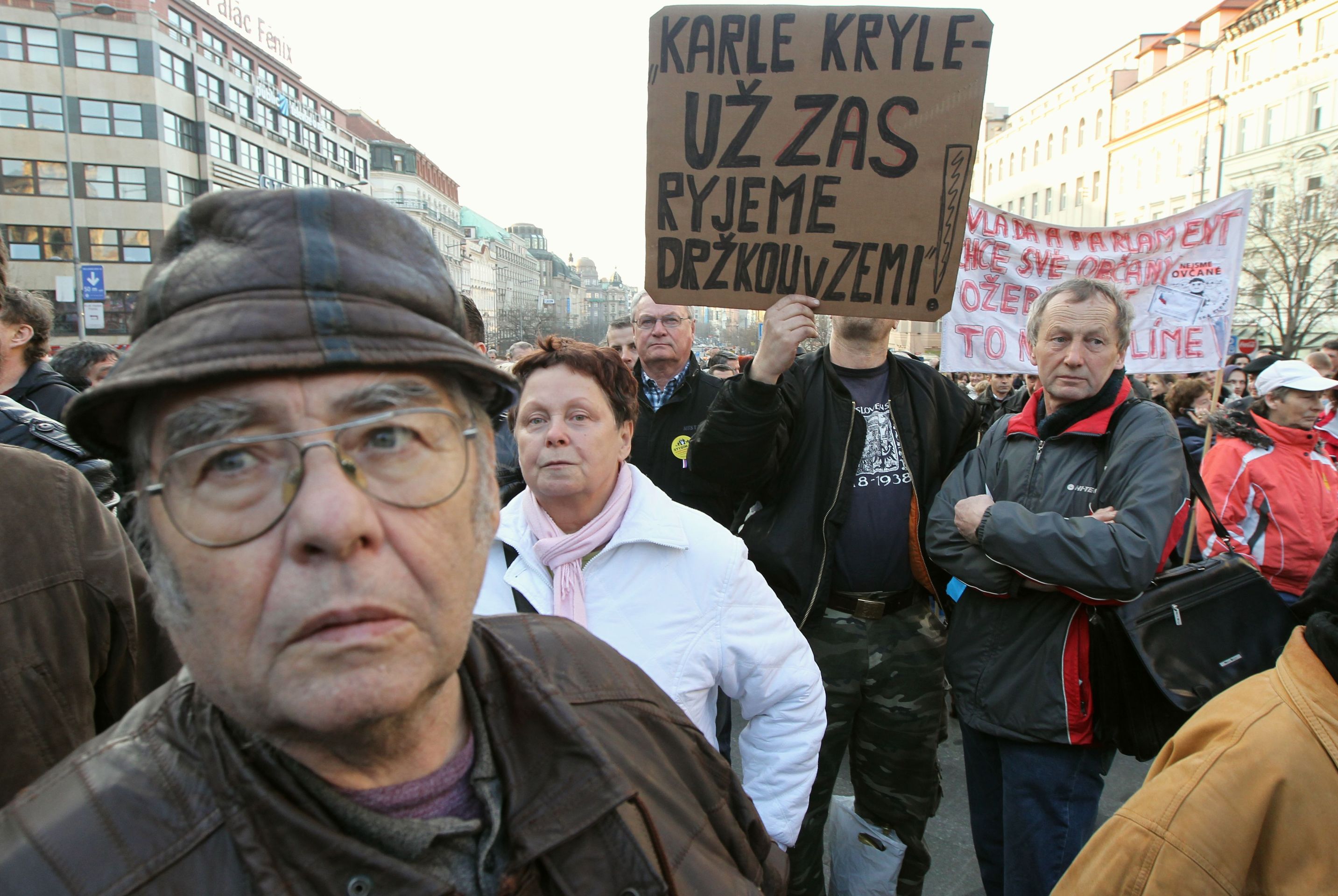 Lidé demonstrují proti vládě ČR a prezidentovi - 12 - Lidé protestují proti vládě Petra Nečase a prezidentu Klausovi (12/15)