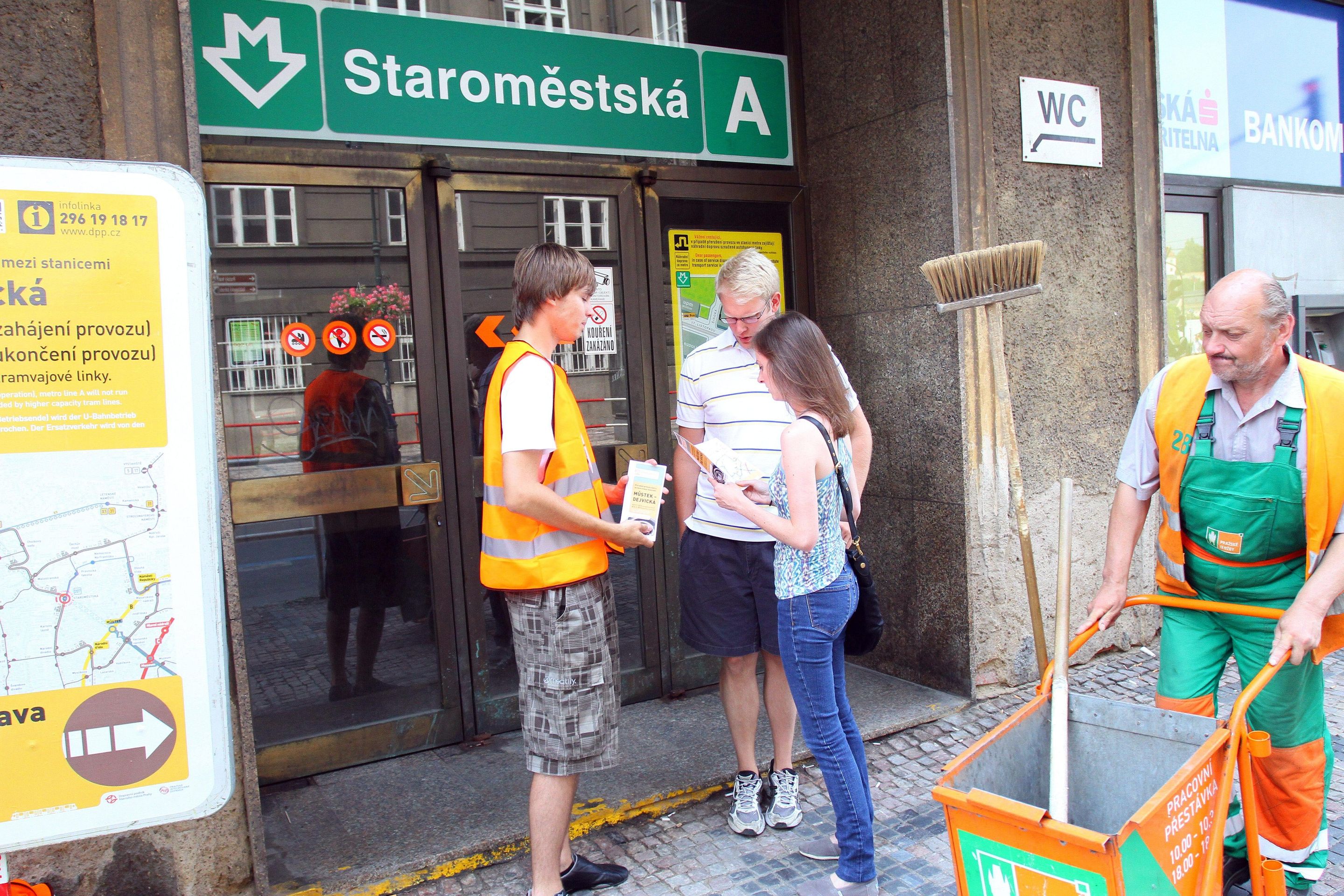 Uzavřená trasa A pražského metra - 8 - Uzavřené metro na lince A (1/10)