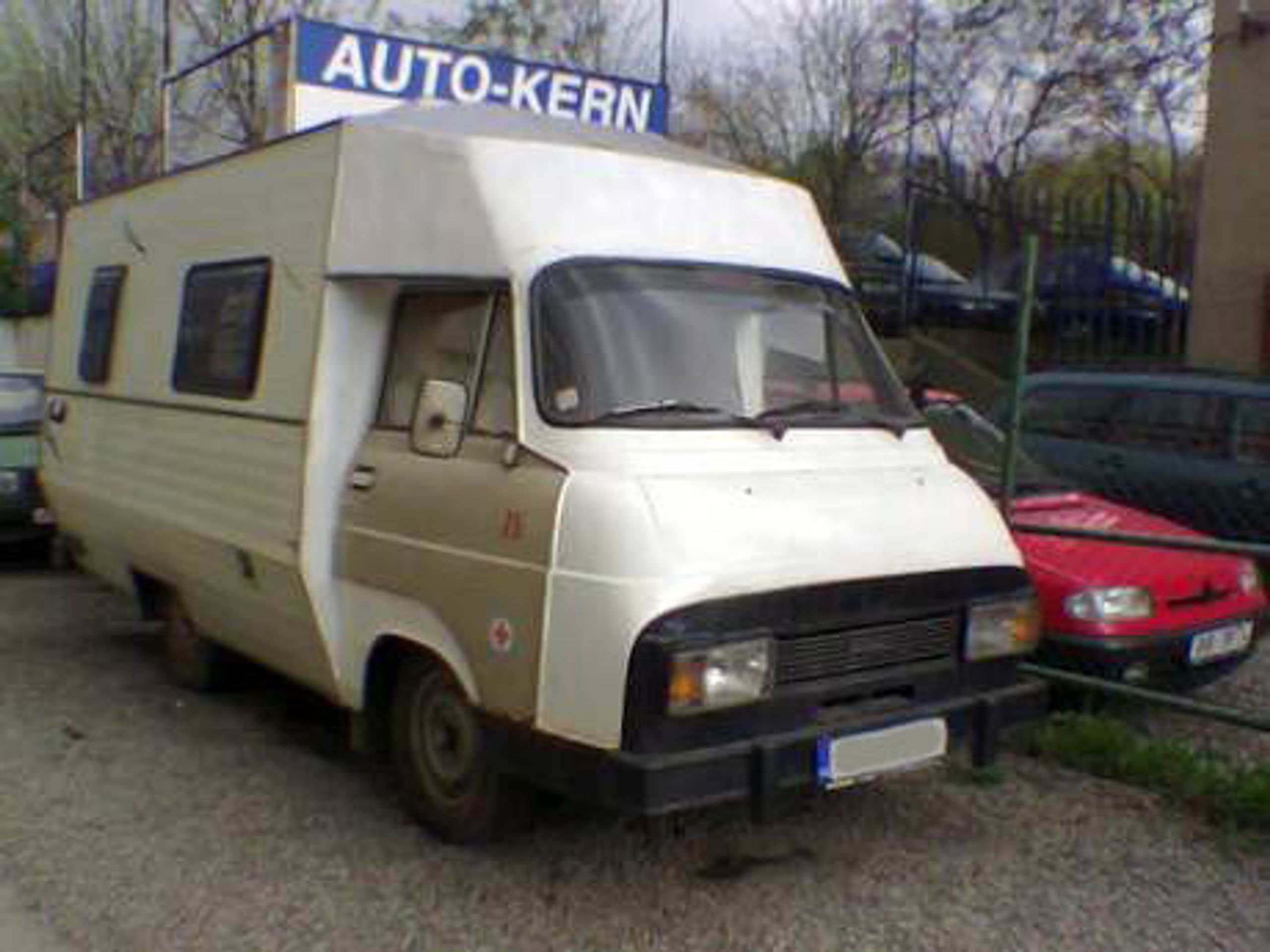 Kultovní Škoda 1203 - 48 - Fotogalerie: Kultovní “dvanda“ slaví. Podívejte se na originální úpravy (7/39)