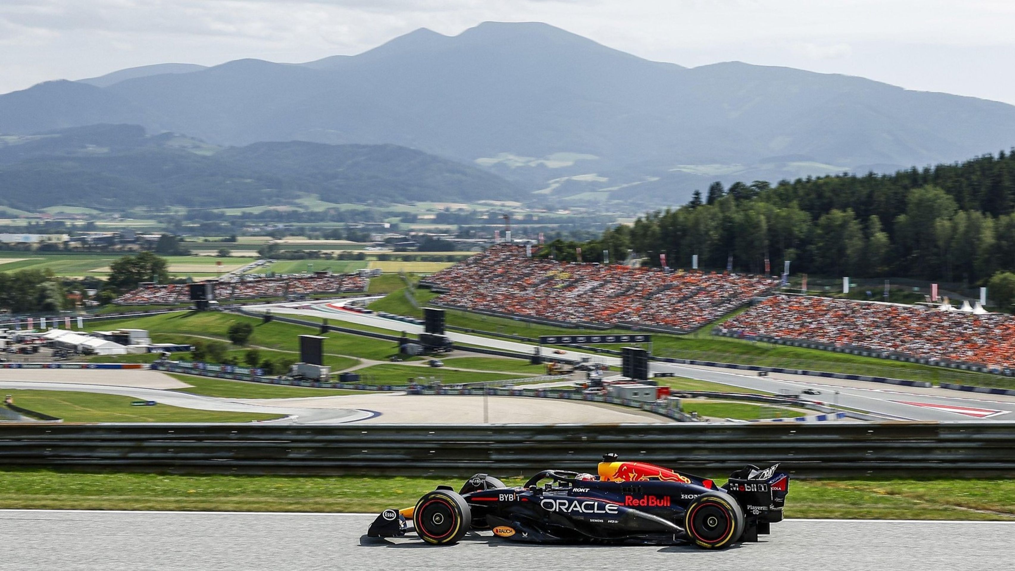 Max Verstappen na okruhu Red Bull Ring v rakouském Spielbergu - Red Bull Ring ve Spielbergu (3/3)