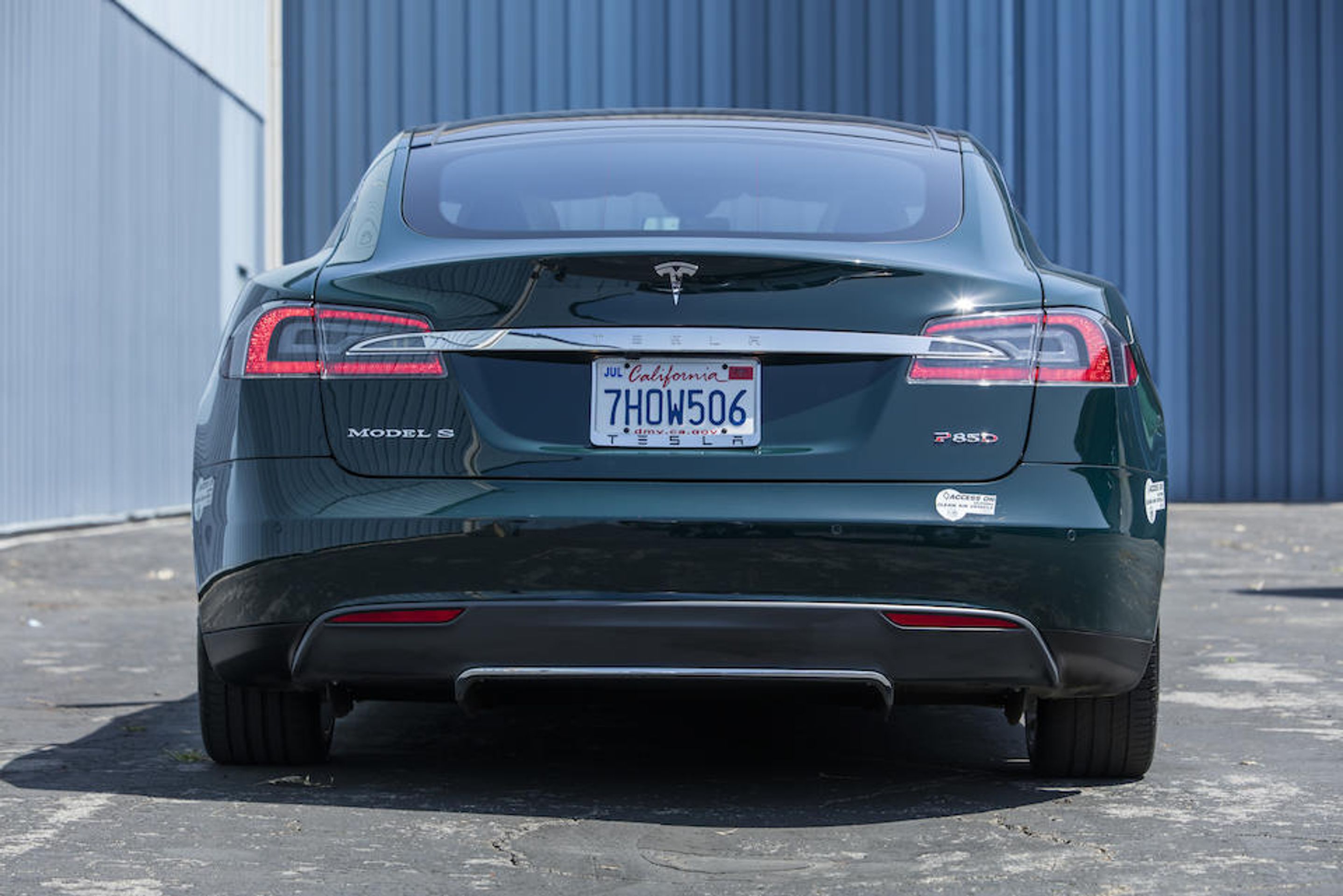 Tesla Model S Toma Hankse - 9 - Fotogalerie: Tesla Model S, kterou jezdil Tom Hanks po Kalifornii (2/6)