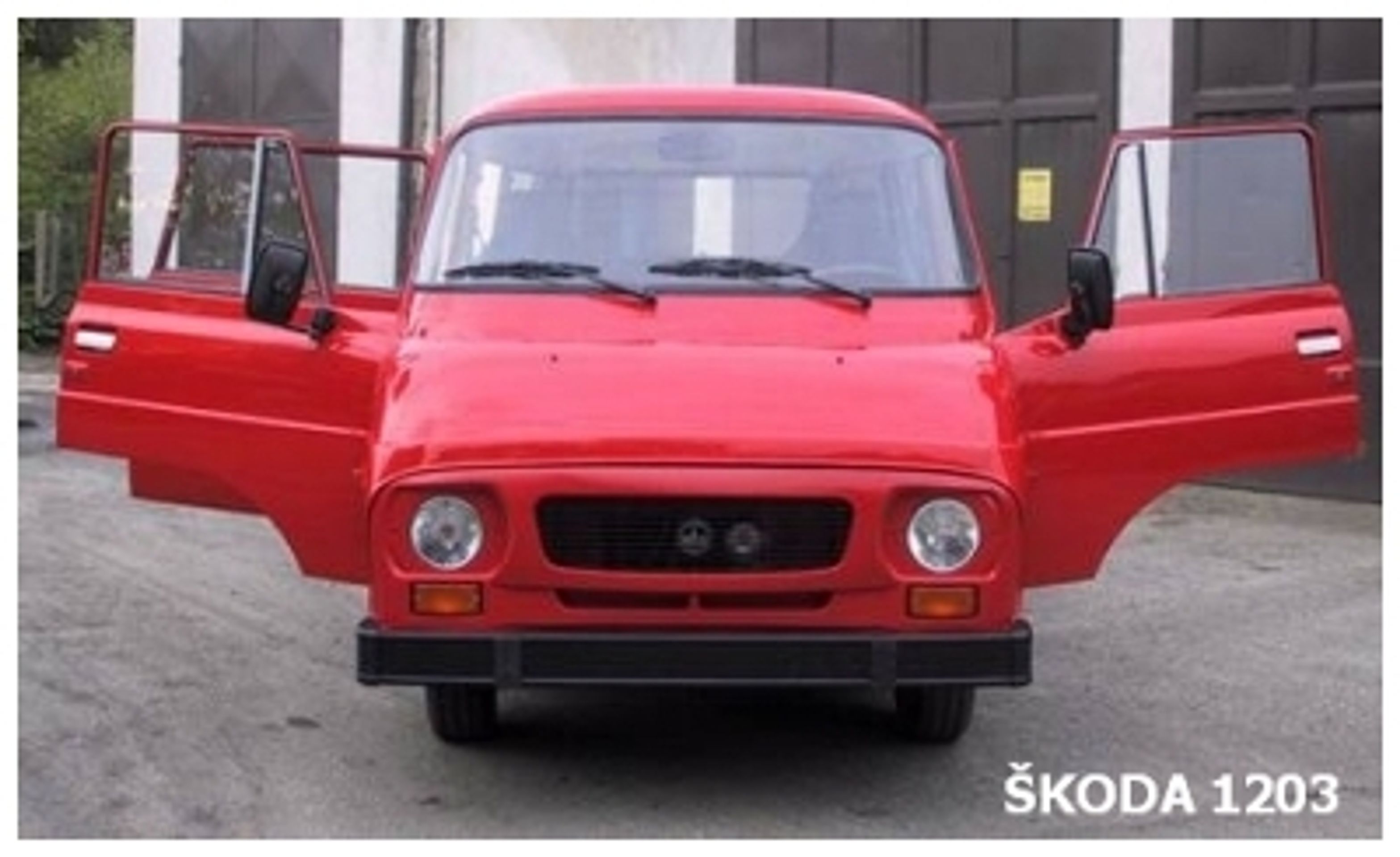 Kultovní Škoda 1203 - 68 - Fotogalerie: Kultovní “dvanda“ slaví. Podívejte se na originální úpravy (24/39)