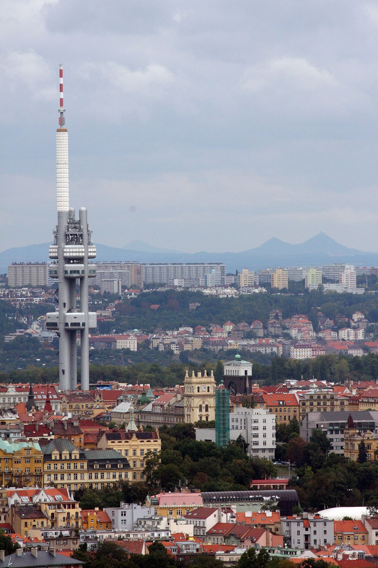 Žižkovský vysílač - 2 - GALERIE: Architektonická NEJ Česka (6/33)