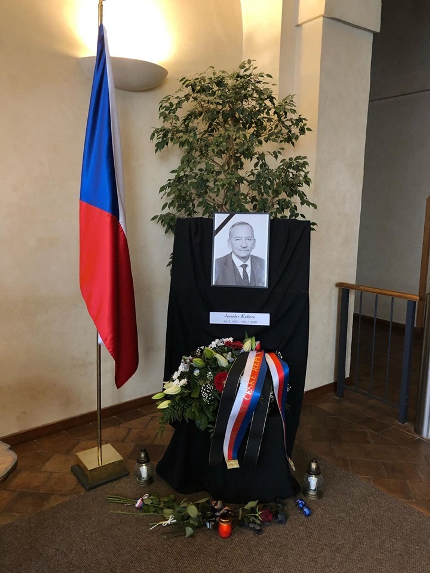 Senátoři na zasedání organizačního výboru - 6 - GALERIE: Senát prozradí, co se bude dít po úmrtí Jaroslava Kubery (10/12)