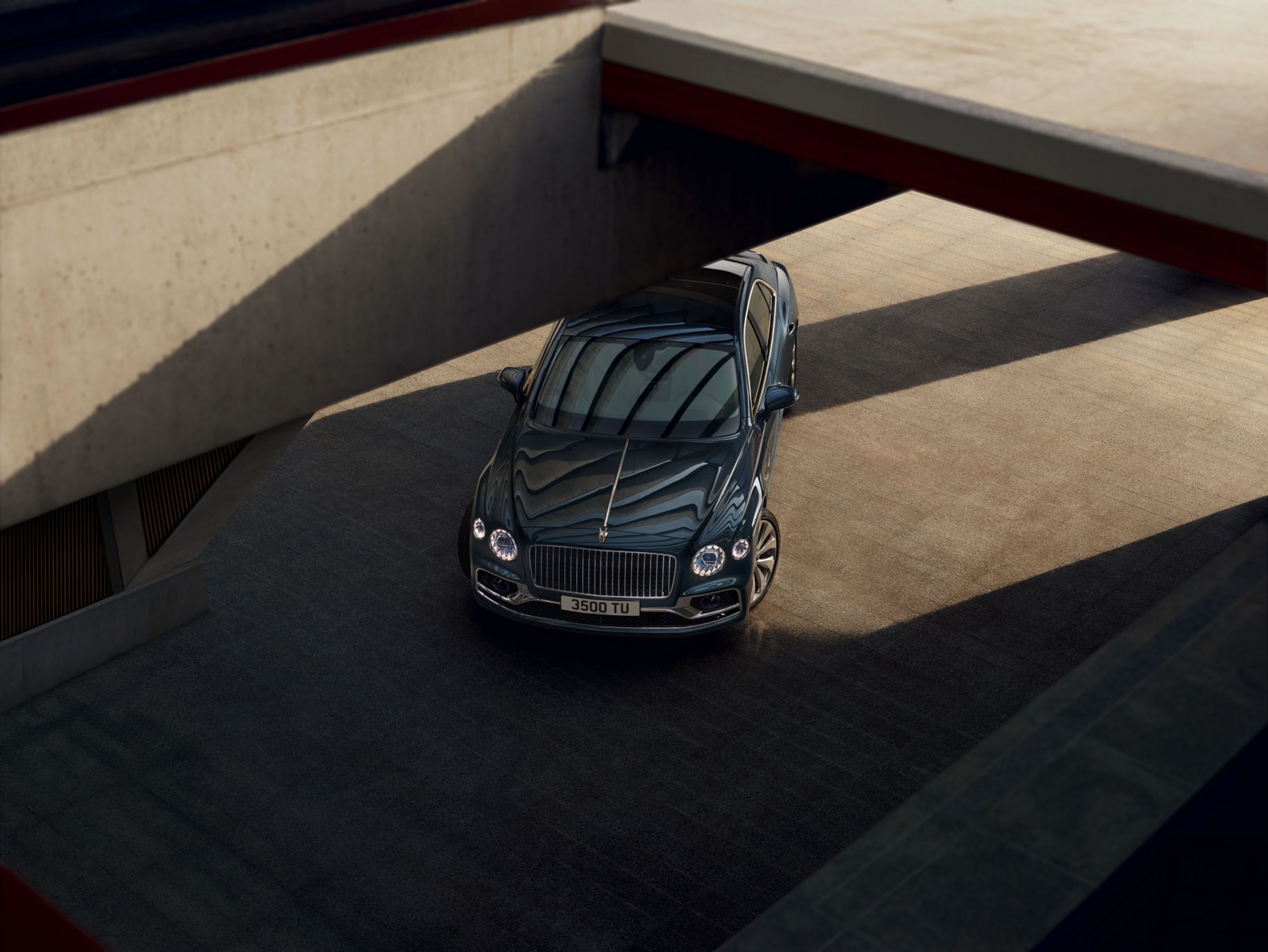 Bentley Flying Spur - 14 - Fotogalerie: Sportovní limuzína Bentley Flying Spur (6/14)