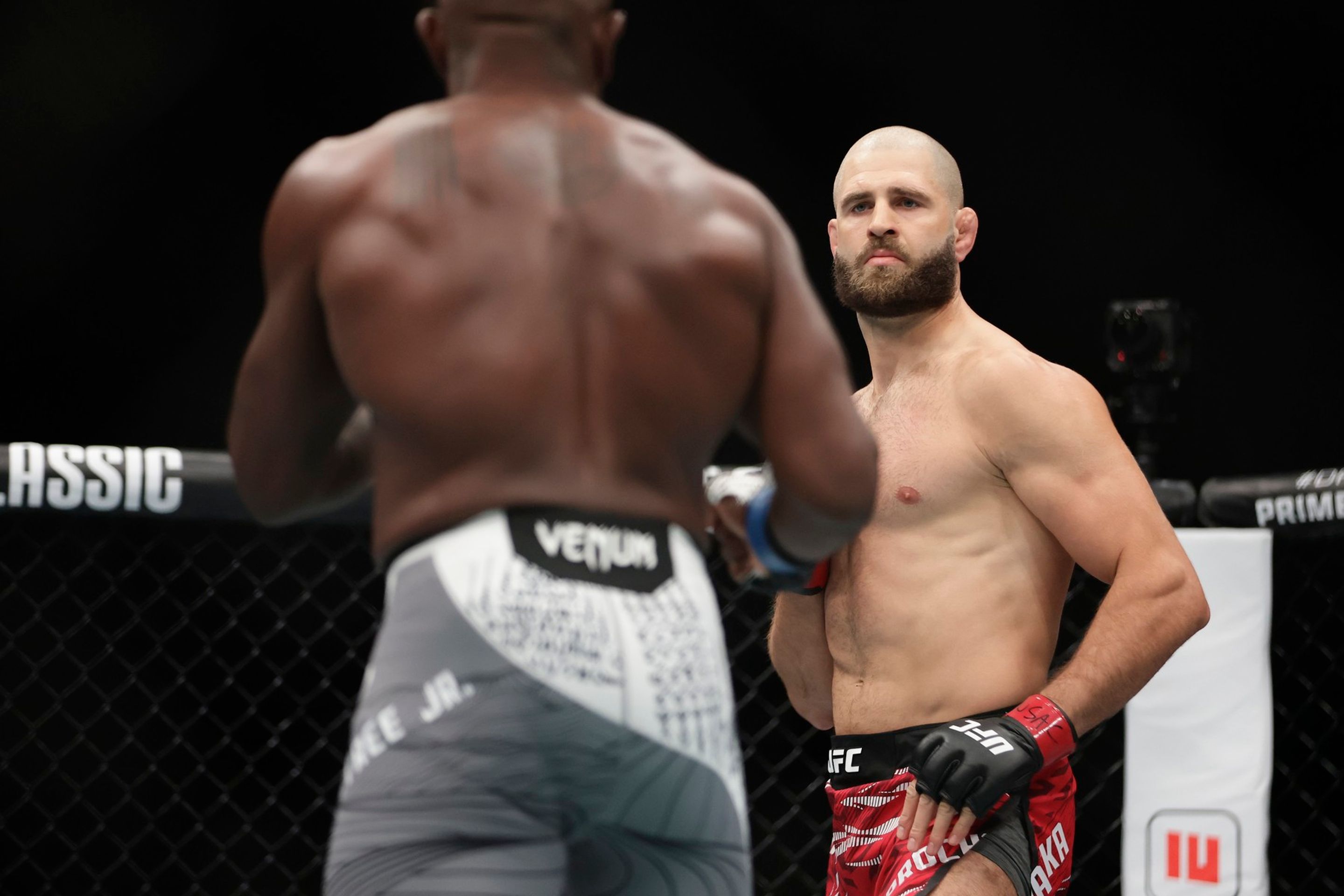 Jiří Procházka porazil Khalila Rountreeho - Jiří Procházka v UFC porazil Khalila Rountreeho (7/9)