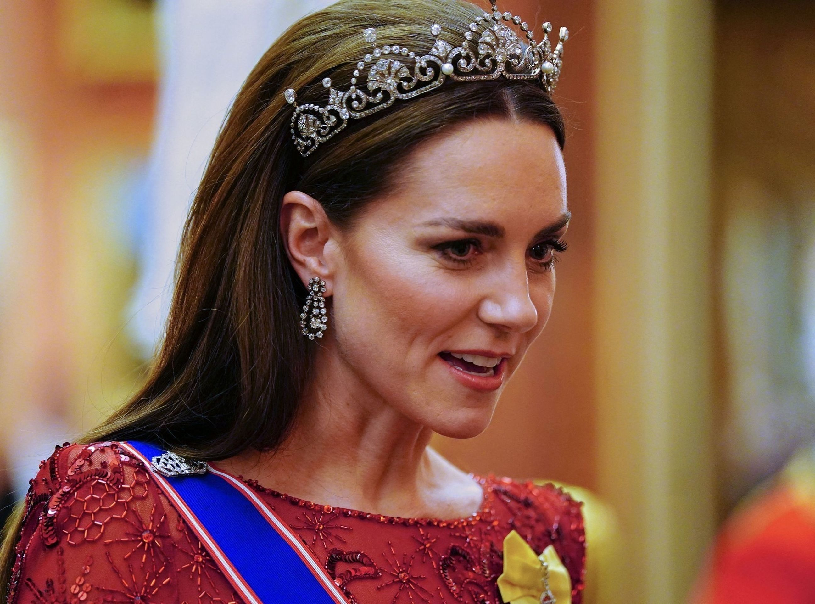 Princezna Catherine - Královská etiketa - oblékání (3/22)