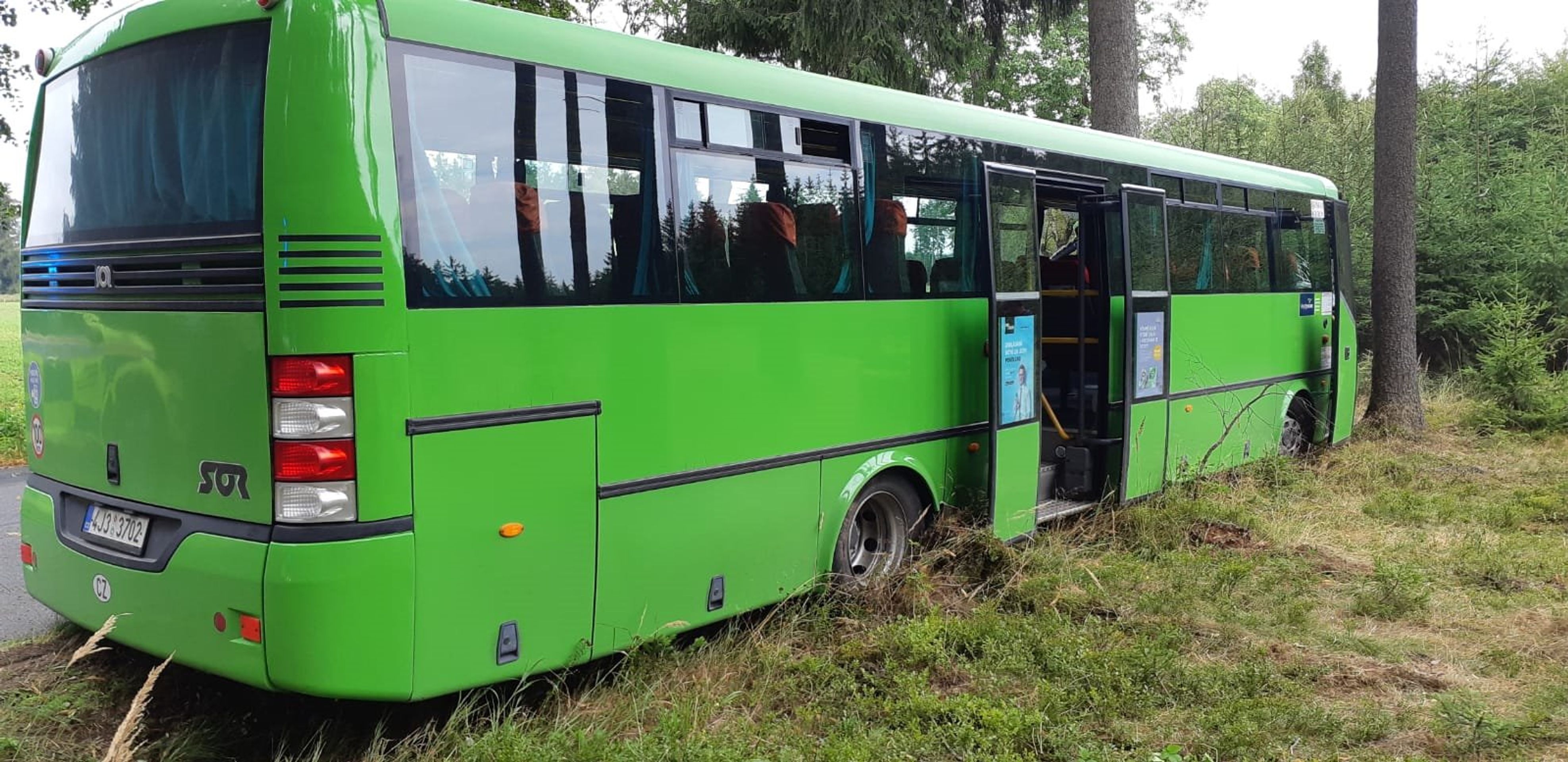 Nehoda autobusu u Žďáru - GALERIE: Nehoda autobusu u Žďáru (3/4)