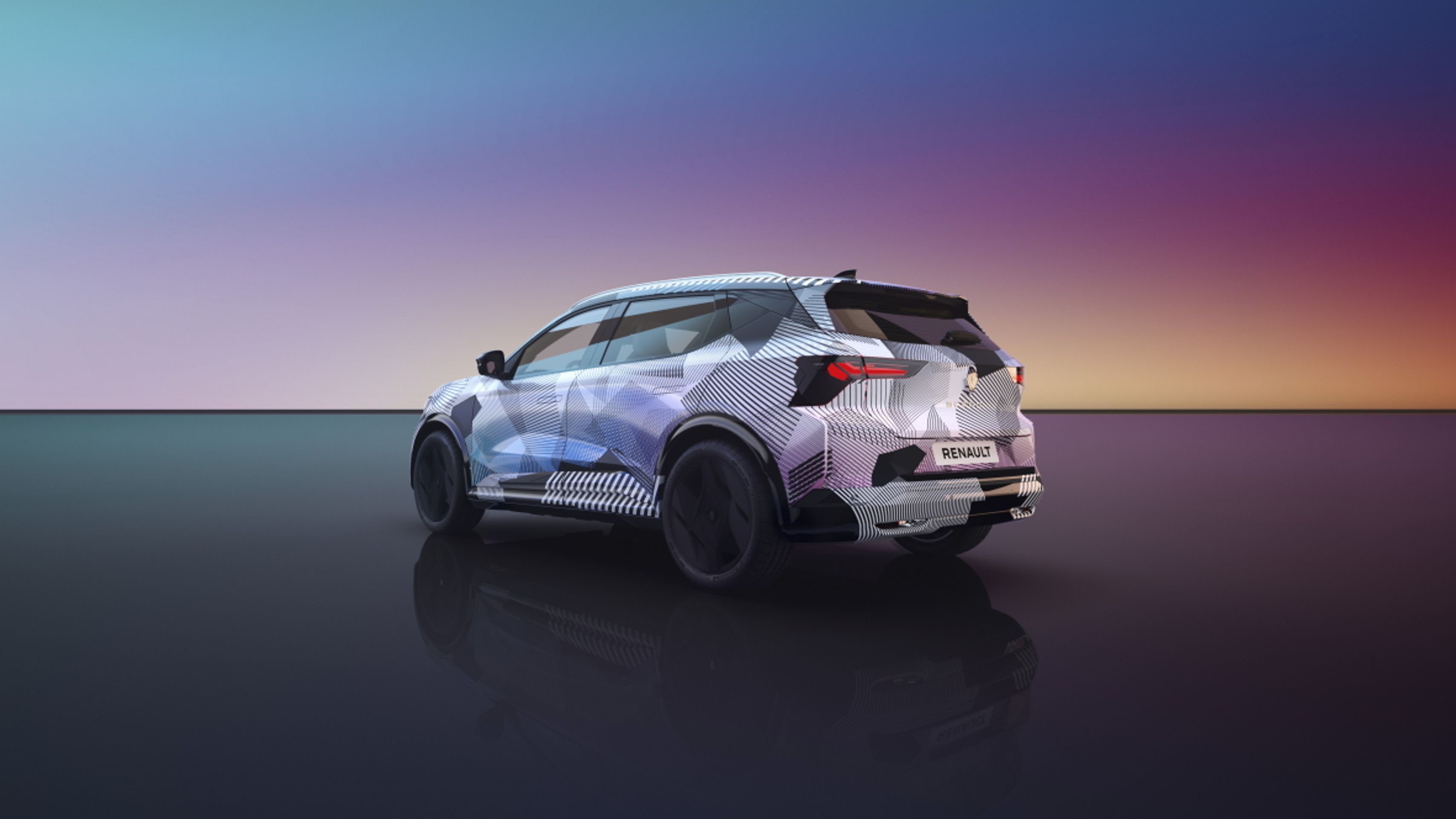 Scénic E-Tech Electric - Nový Renault  Scénic E-Tech Electric s minimálním maskováním (6/8)