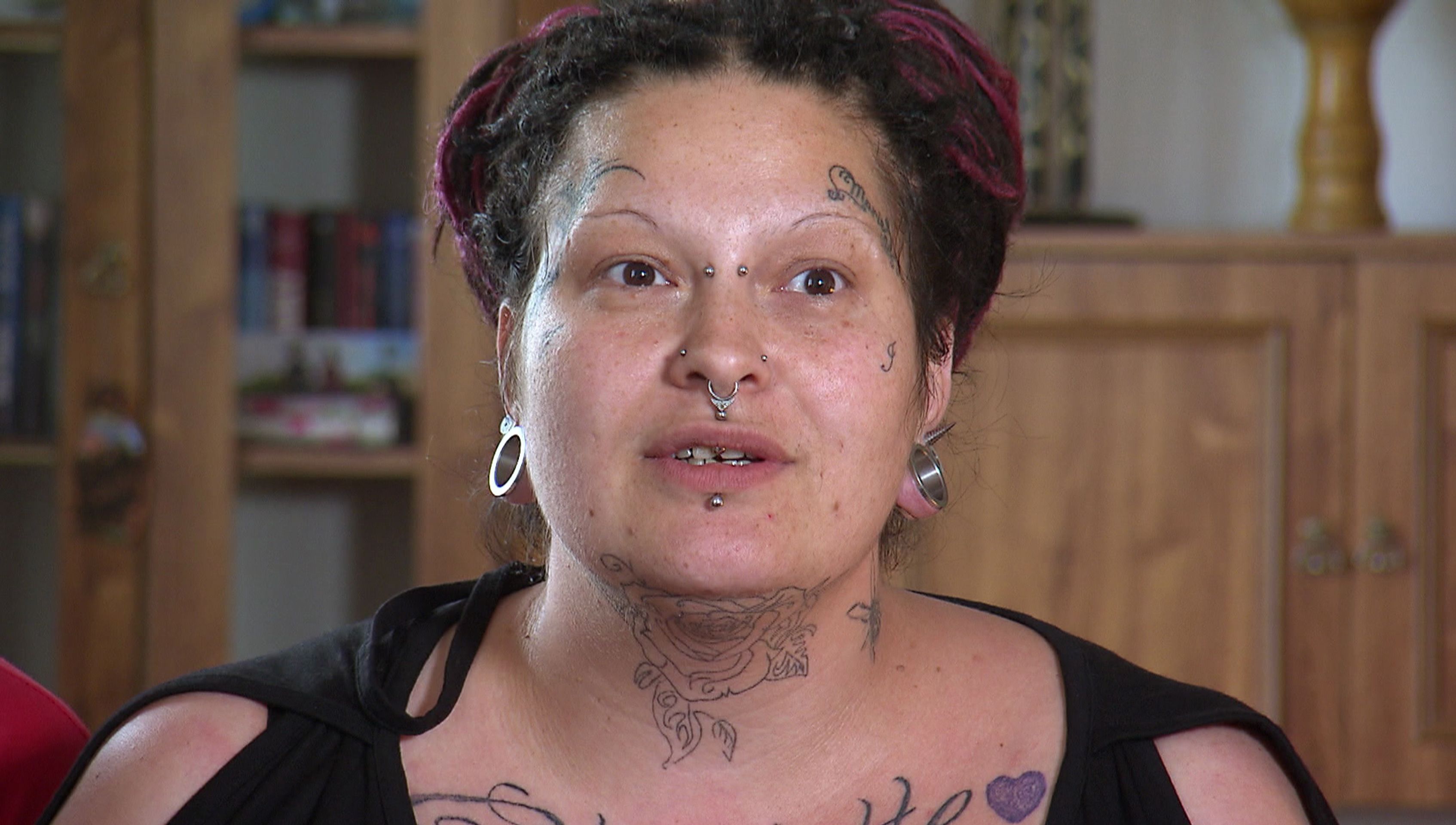 Výměna manželek: Potetovaná Marie šílí z nepořádku! - 5 - GALERIE: Výměna manželek: Potetovaná Marie šílí z nepořádku! (5/22)