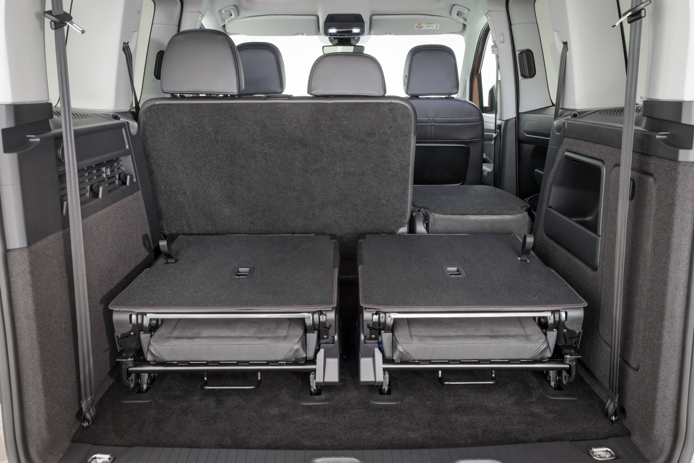 Volkswagen Caddy 5. generace - 40 - Fotogalerie: Nový Caddy jako dříč, obytňák i auto pro rodinu (12/43)