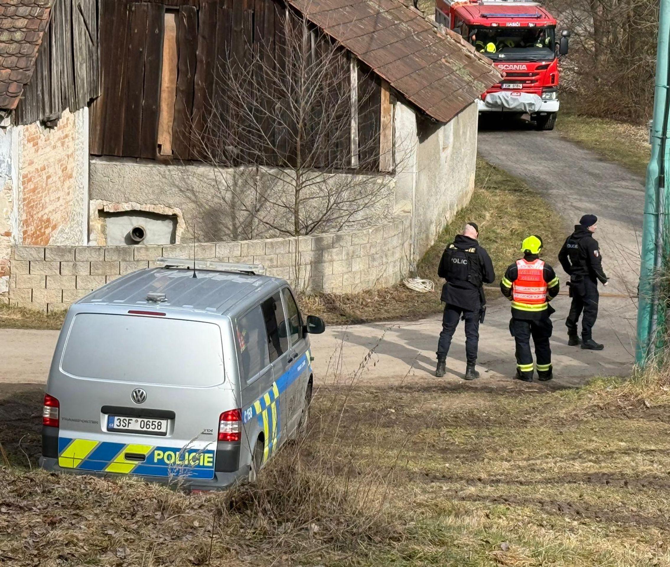 Nález auta v Drhlenském rybníce - Nález auta v Drhlenském rybníce (7/8)
