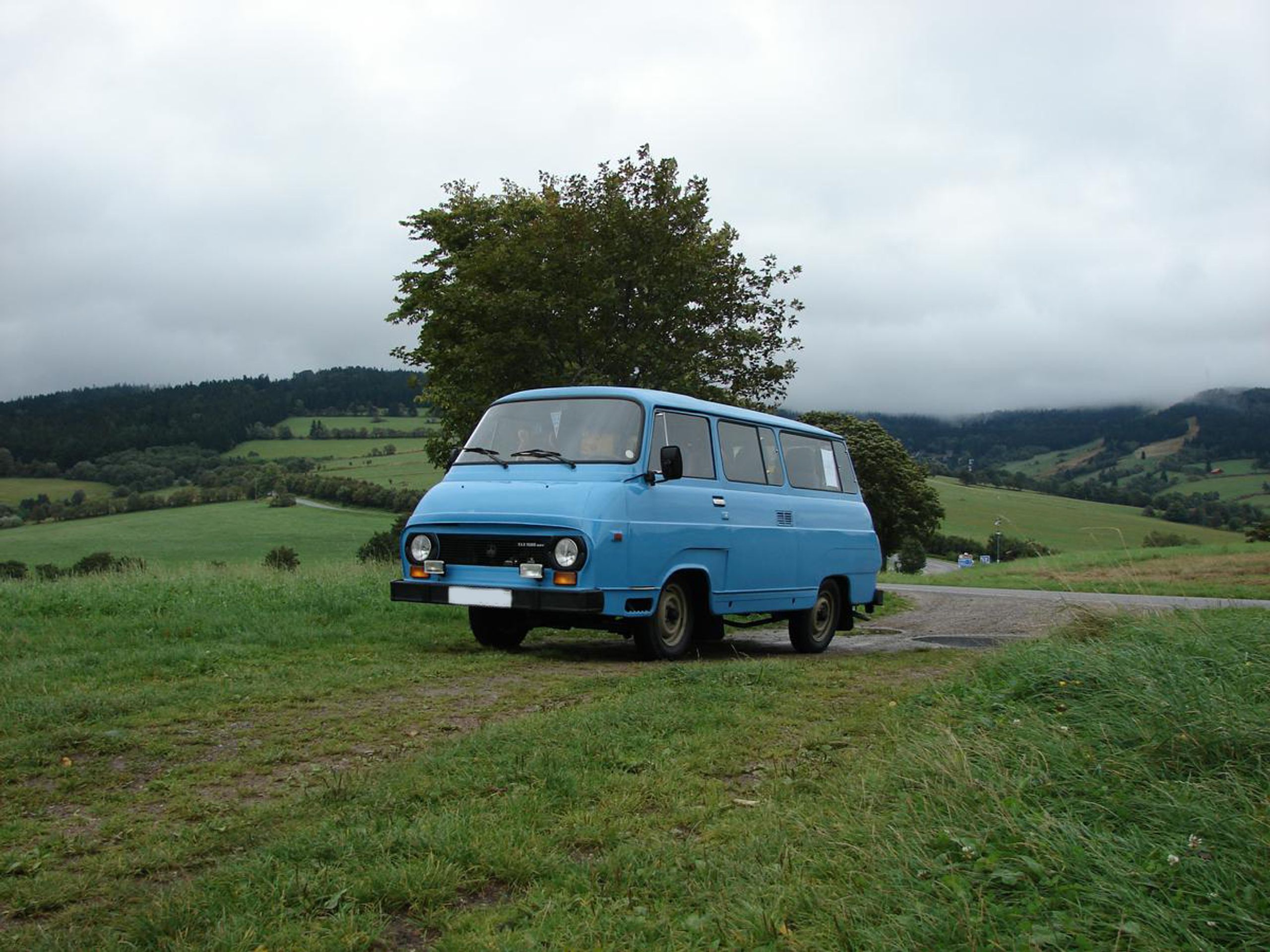 Kultovní Škoda 1203 - 67 - Fotogalerie: Kultovní “dvanda“ slaví. Podívejte se na originální úpravy (23/39)