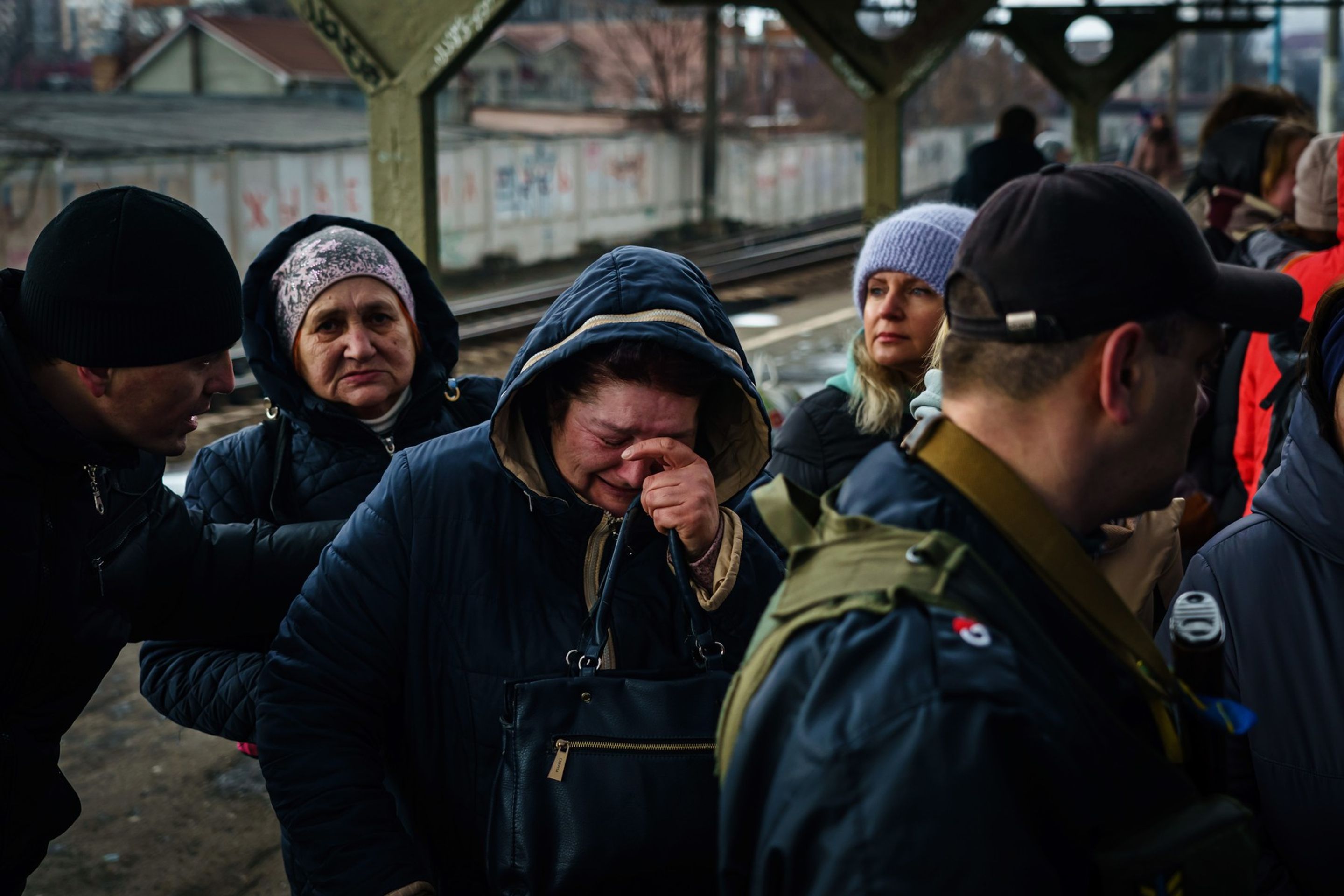Lidé opouštějí Irpiň - Město Irpiň opouštějí tisíce lidí (18/21)