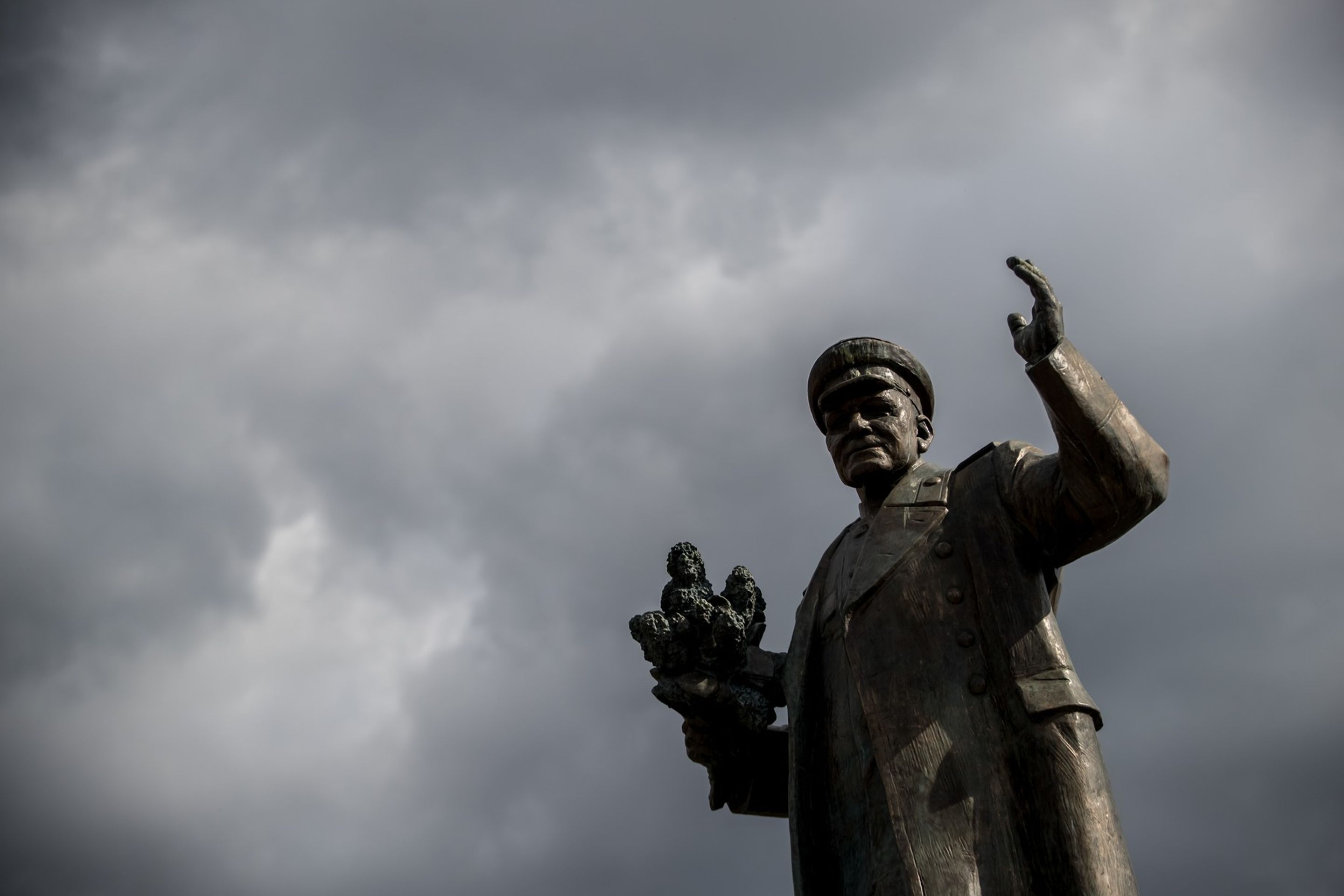 Městská část Prahy 6 rozhodla o stěhování sochy Ivana Koněva, 12. 9. 2019 - Ivan Koněv (4/5)