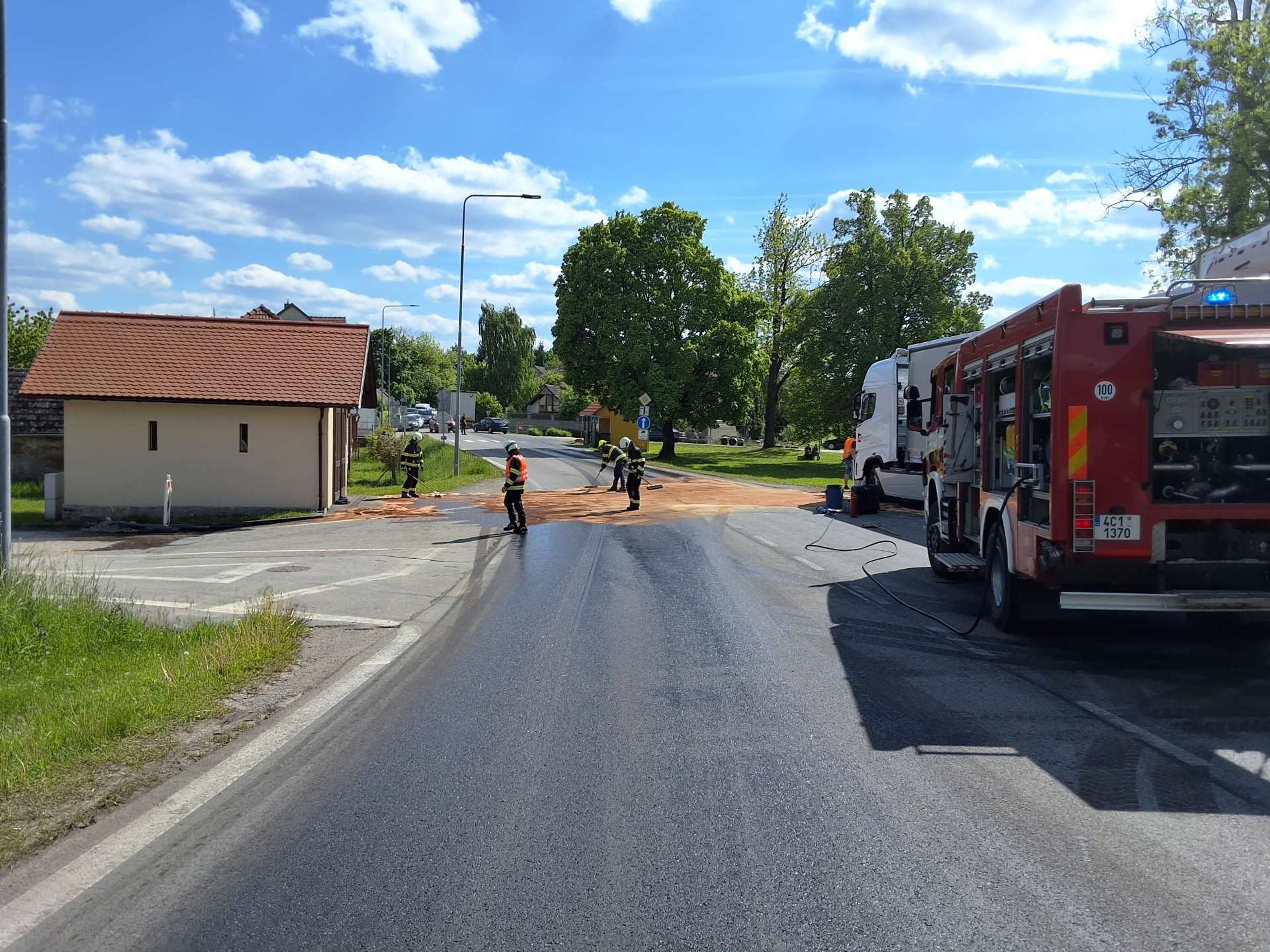 Masivní únik nafty v obci Přísečná na Českokrumlovsku (4) - Masivní únik nafty v jižních Čechách (4/5)