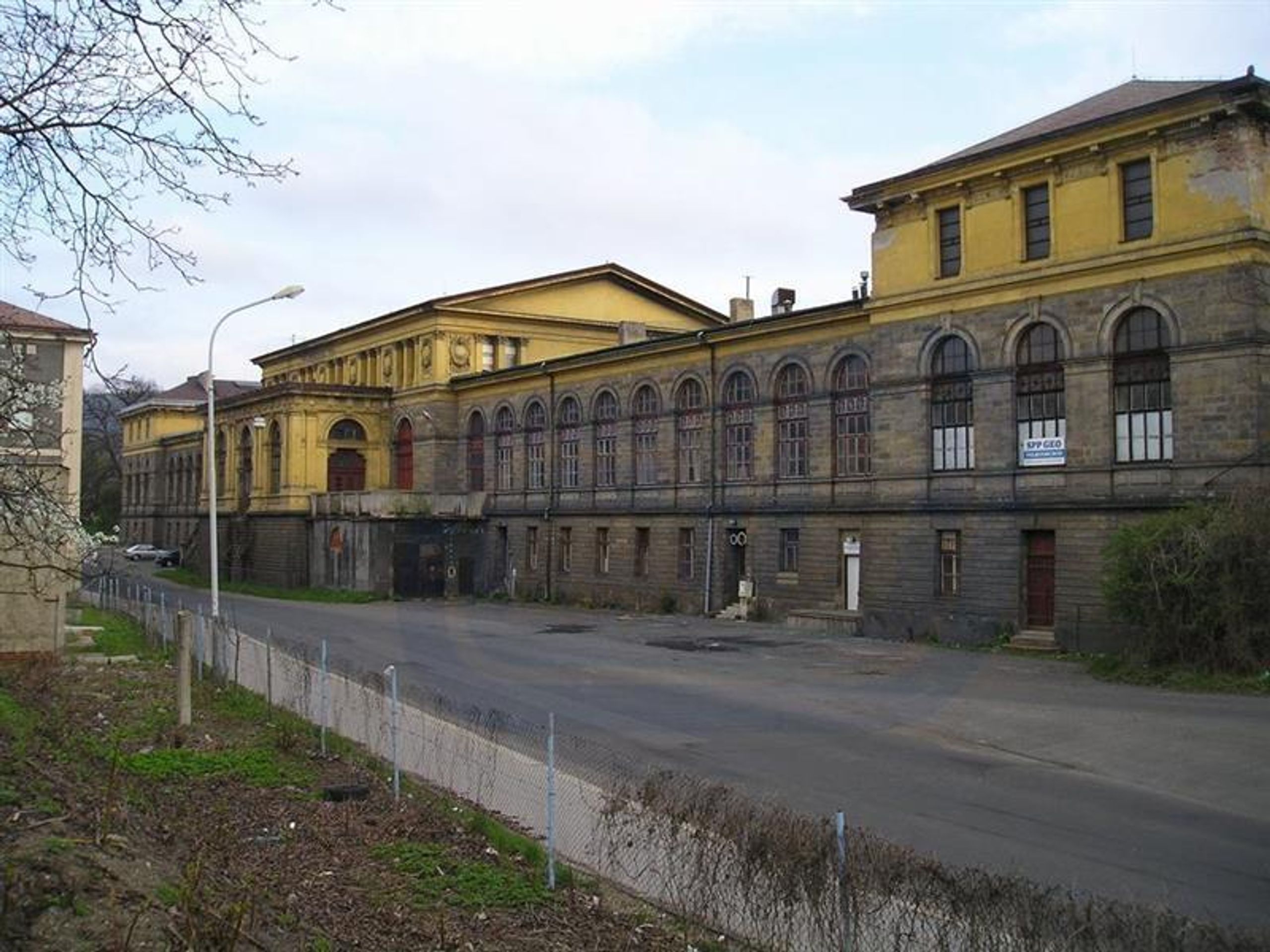 Drážní budovy k prodeji - Děčín - GALERIE: Drážní budovy k prodeji (4/12)
