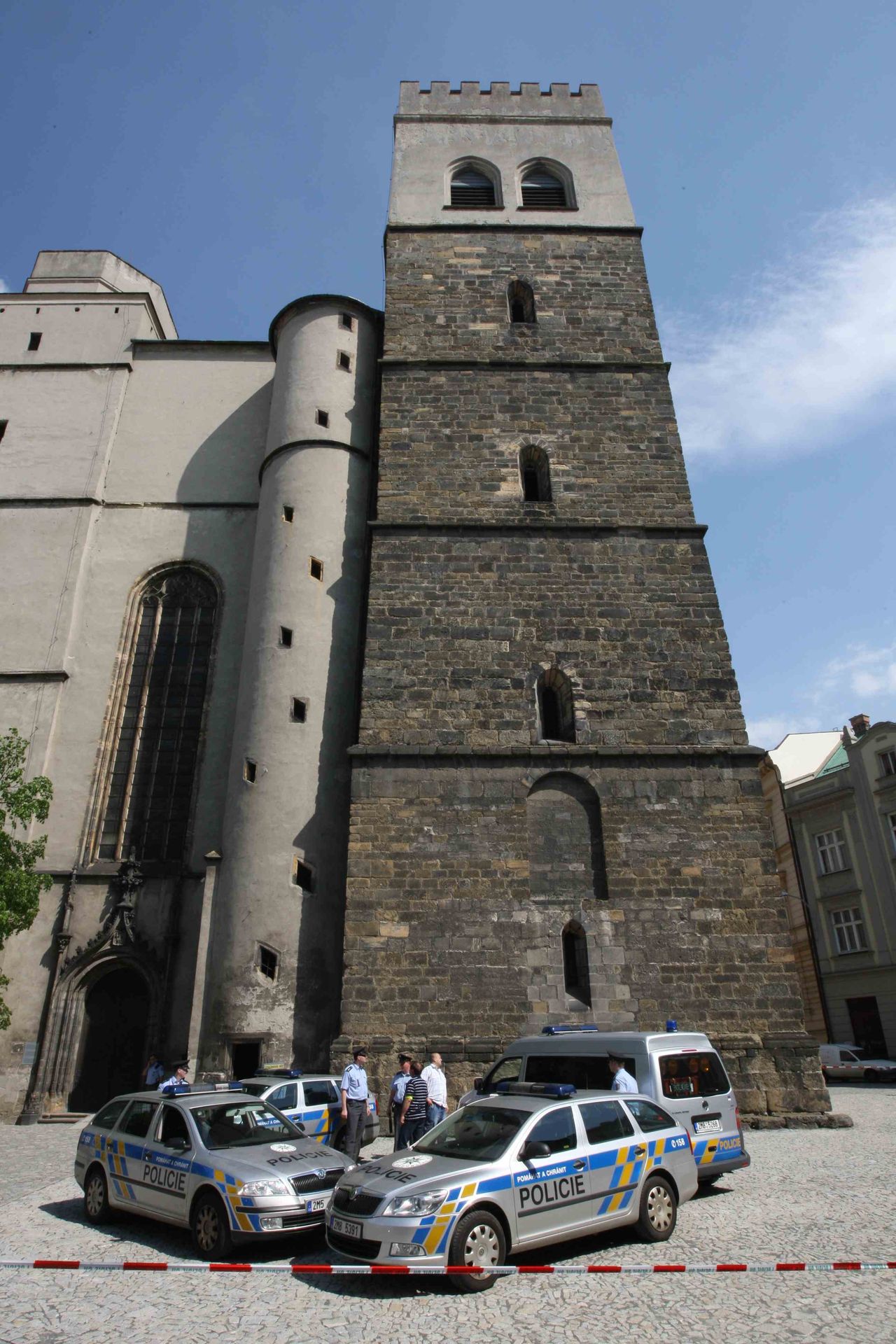 Anička skočila z věže kostela svatého Mořice v Olomouci. - 1 - GALERIE: Anička skočila z věže kostela svatého Mořice v Olomouci (1/3)