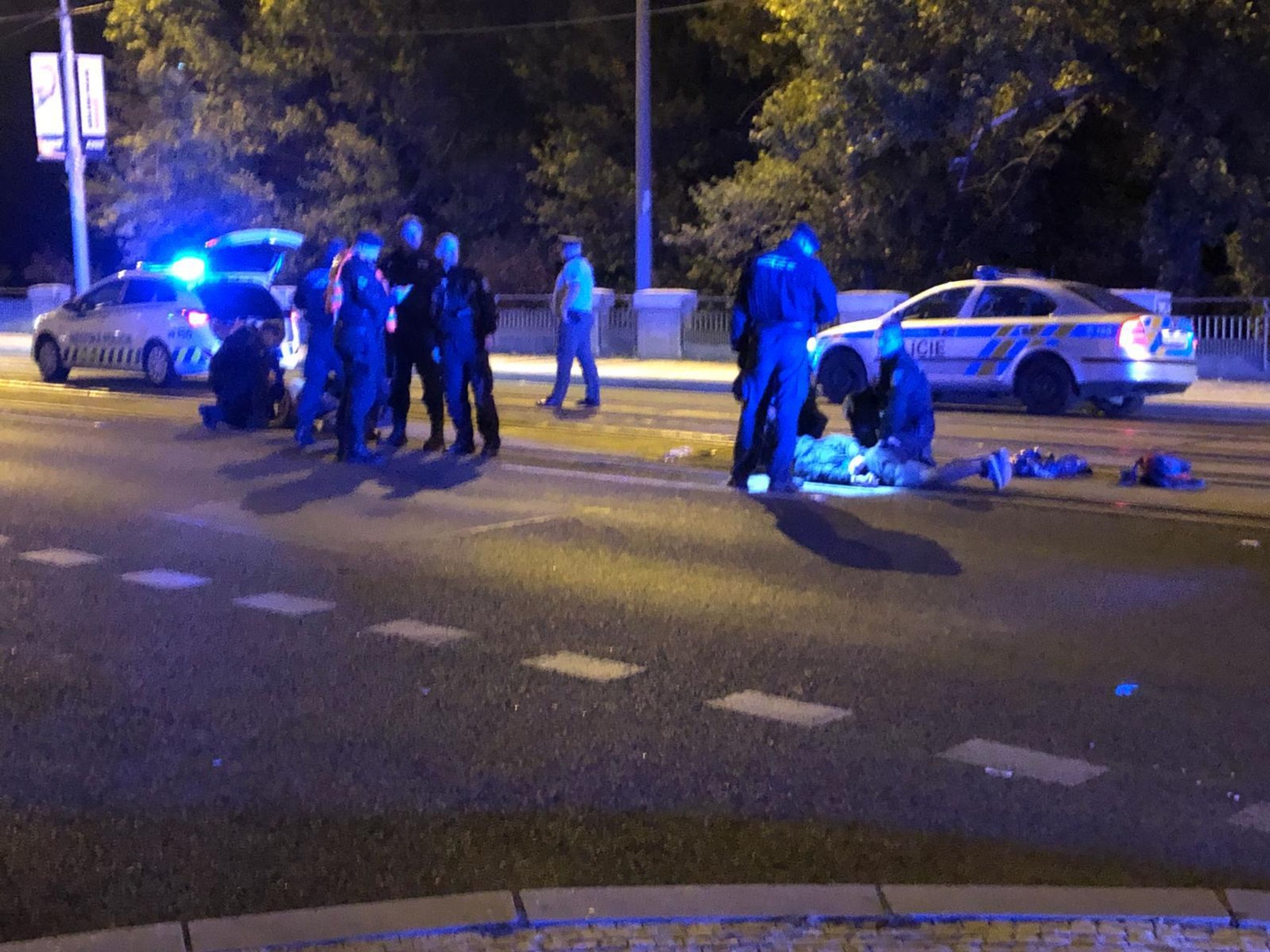 Policejní honička skončila nehodou na Bubenském nábřeží - 1 - GALERIE: Honička skončila nehodou na Bubenském nábřeží (7/7)