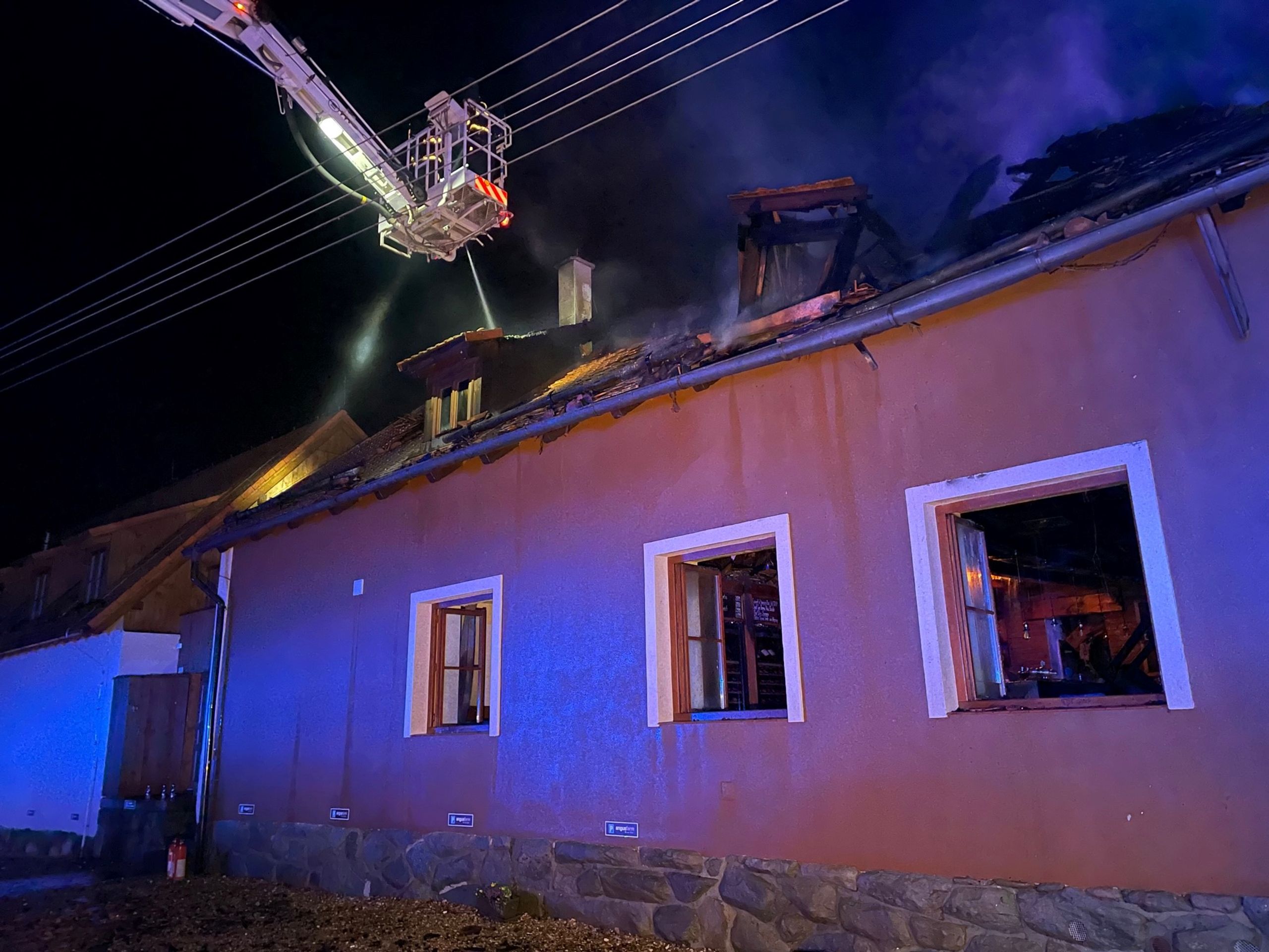 Požár penzionu na Plzeňsku - Požár penzionu na Plzeňsku (9/13)