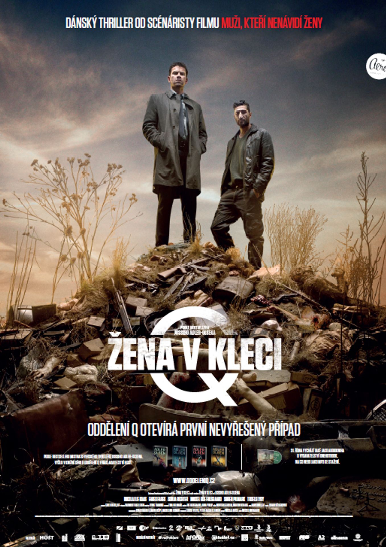 Žena v kleci - GALERIE: Asiatka ze sebe dělá celebrity (2/6)