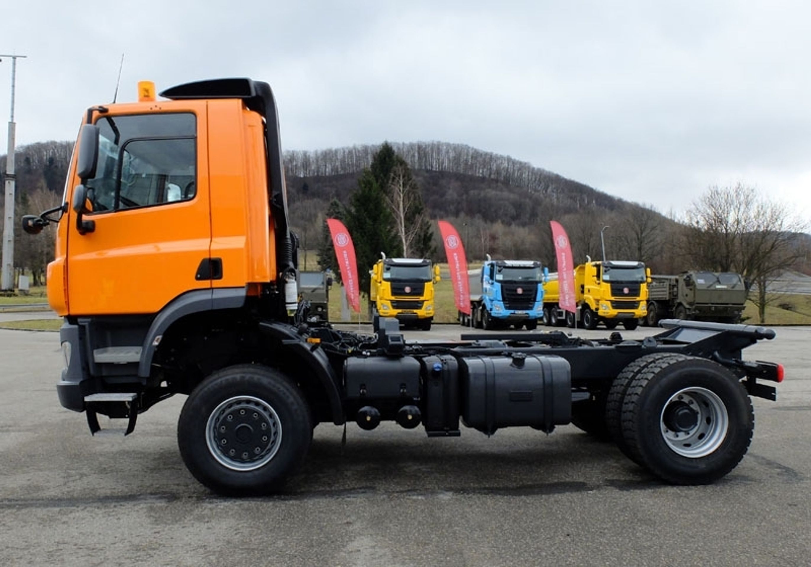 Učnovská Tatra Phoenix - 16 - Fotogalerie: Tatru Phoenix postavila desítka učňů (3/8)