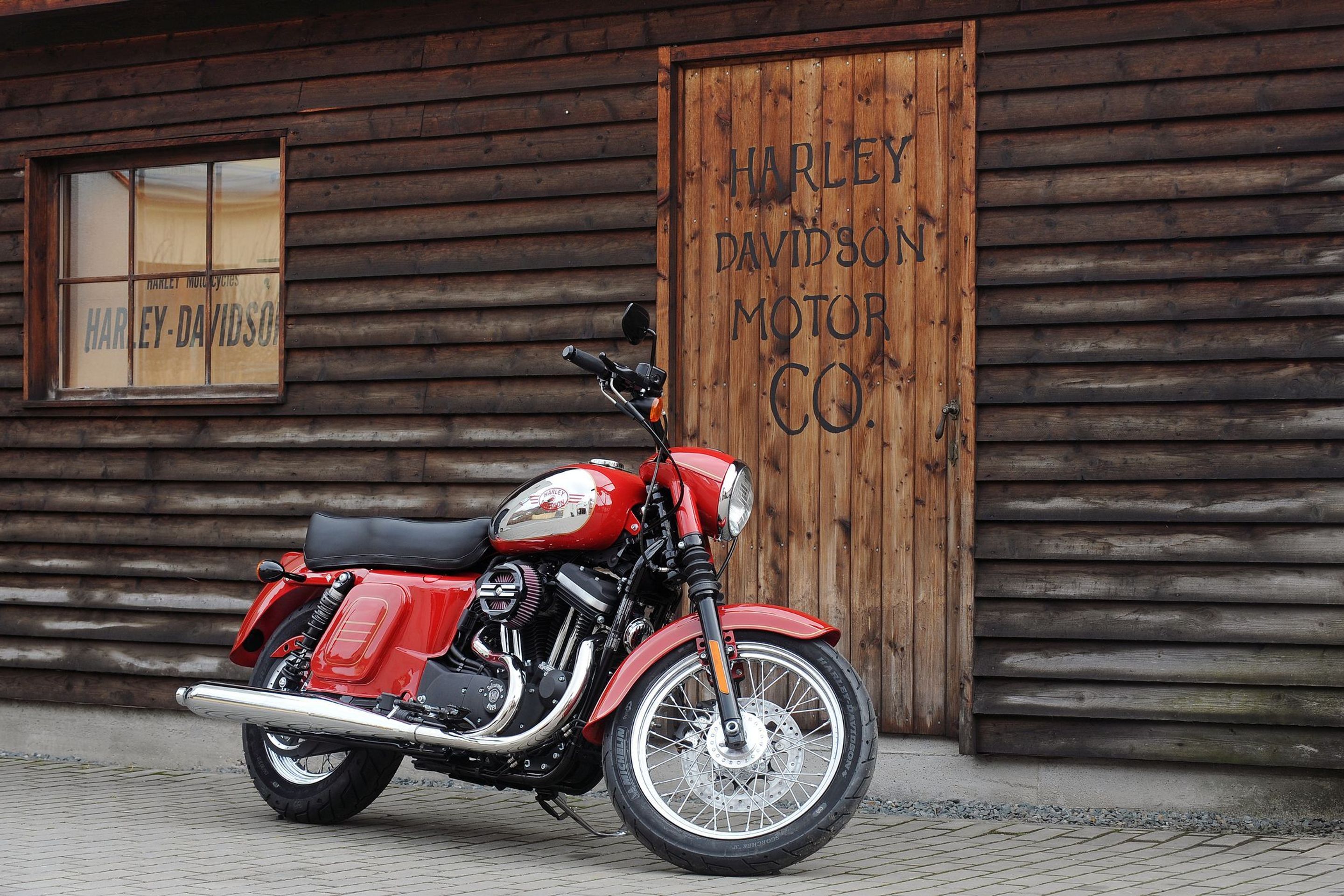 Přestavba motocyklu Harley-Davidson - 5 - GALERIE: Přestavba motocyklu Harley-Davidson (1/13)