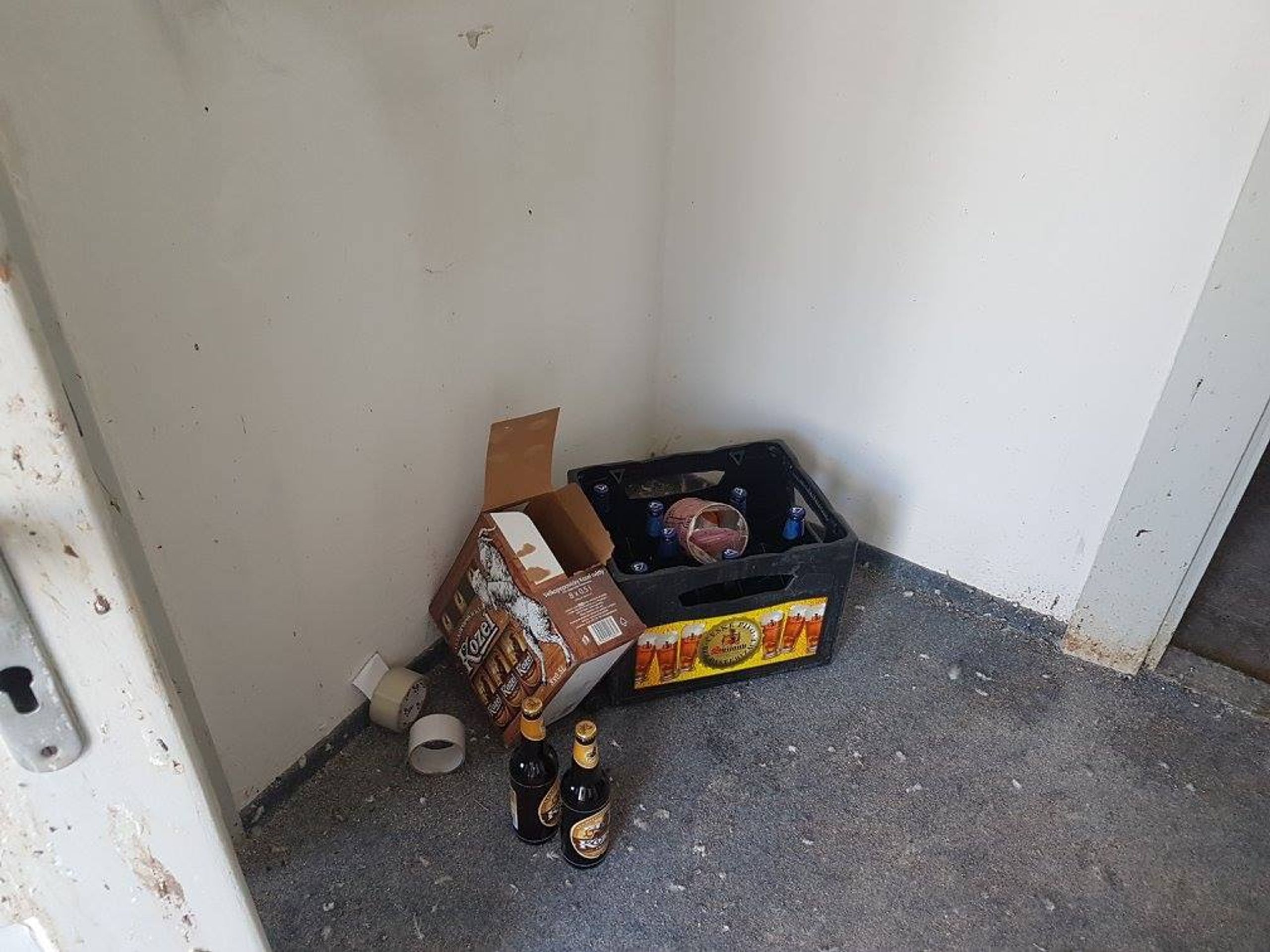 Squatteři zanechali v domech v Praze spoušť - 12 - GALERIE: Squatteři po sobě v domech zanechali spoušť (12/16)