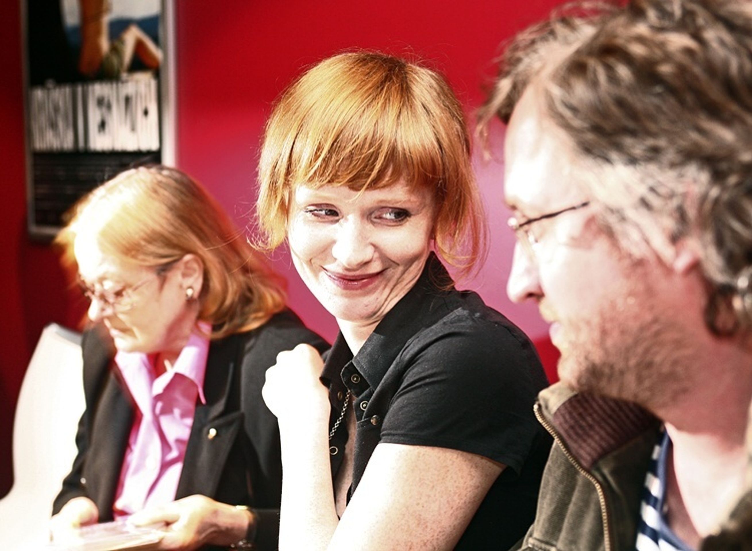 Jana Brejchová, Anna Geislerová, Jan Hřebejk - Brejchová dostala zvíře, Medvídek to ale nebyl - video (2/6)