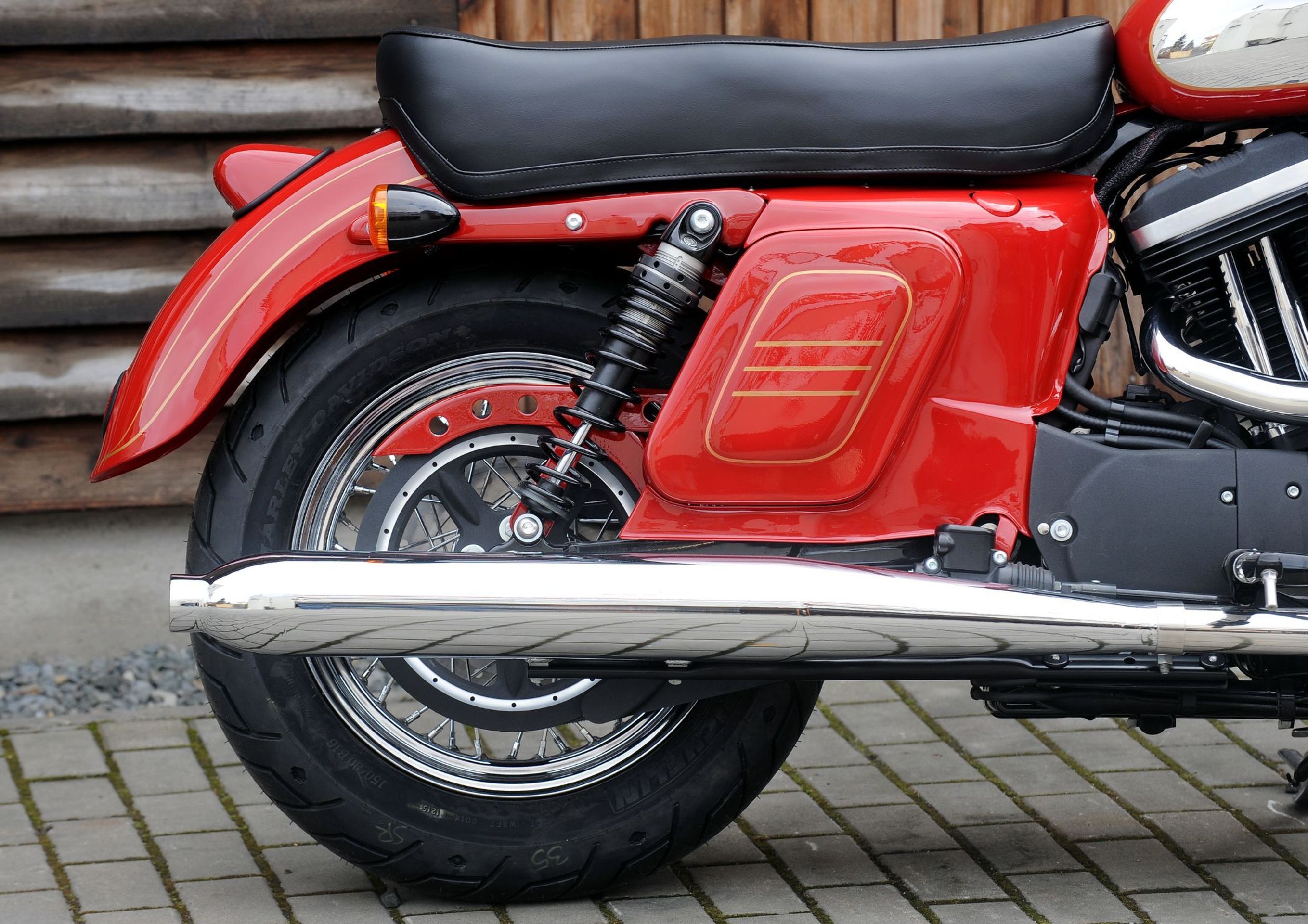 Přestavba motocyklu Harley-Davidson - 4 - GALERIE: Přestavba motocyklu Harley-Davidson (5/13)
