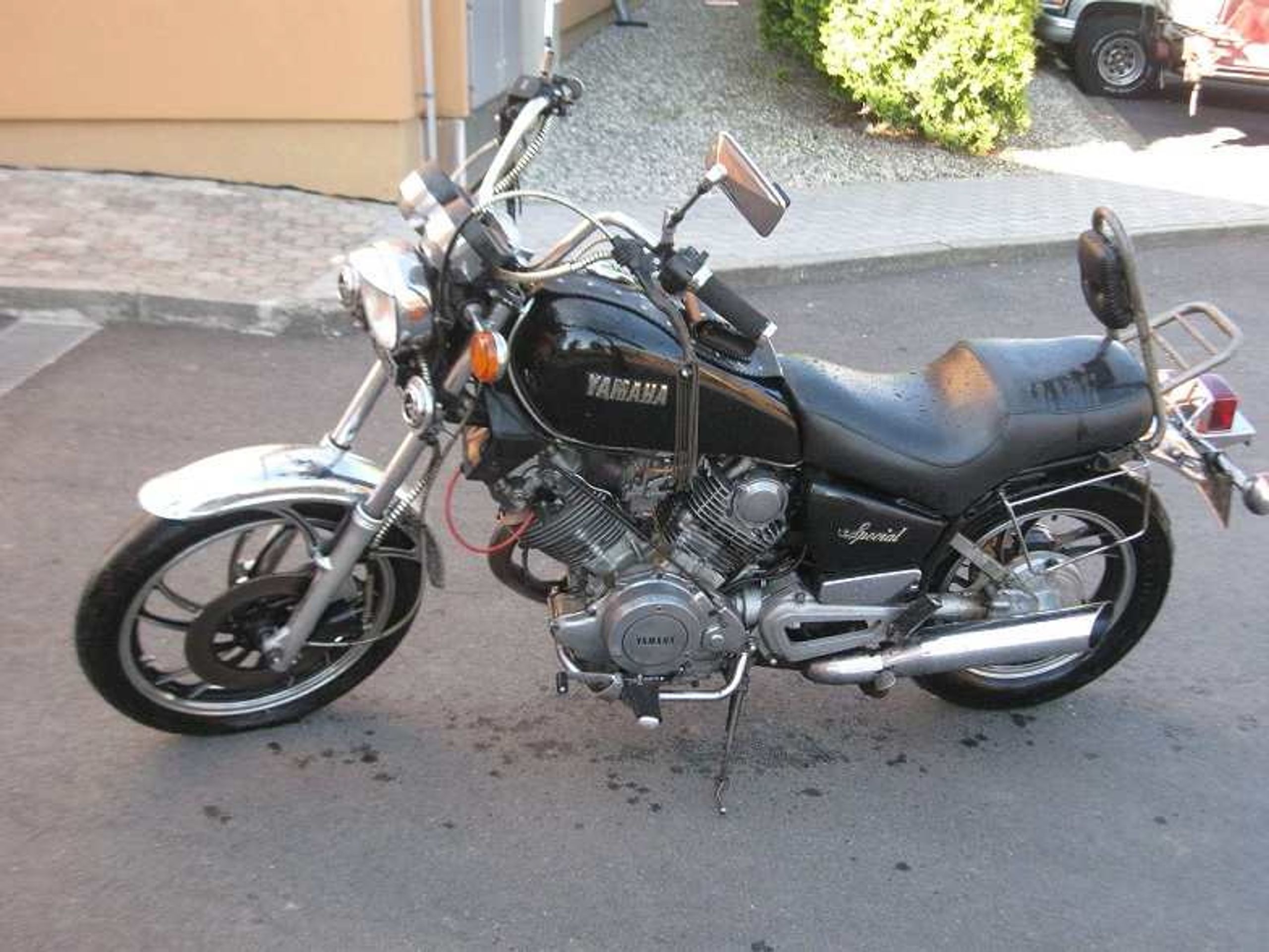 Dražba aut 19.6. 2015 - Yamaha XV 750, 12 000 Kč - GALERIE: Dražba aut 19.6. 2015 (23/23)