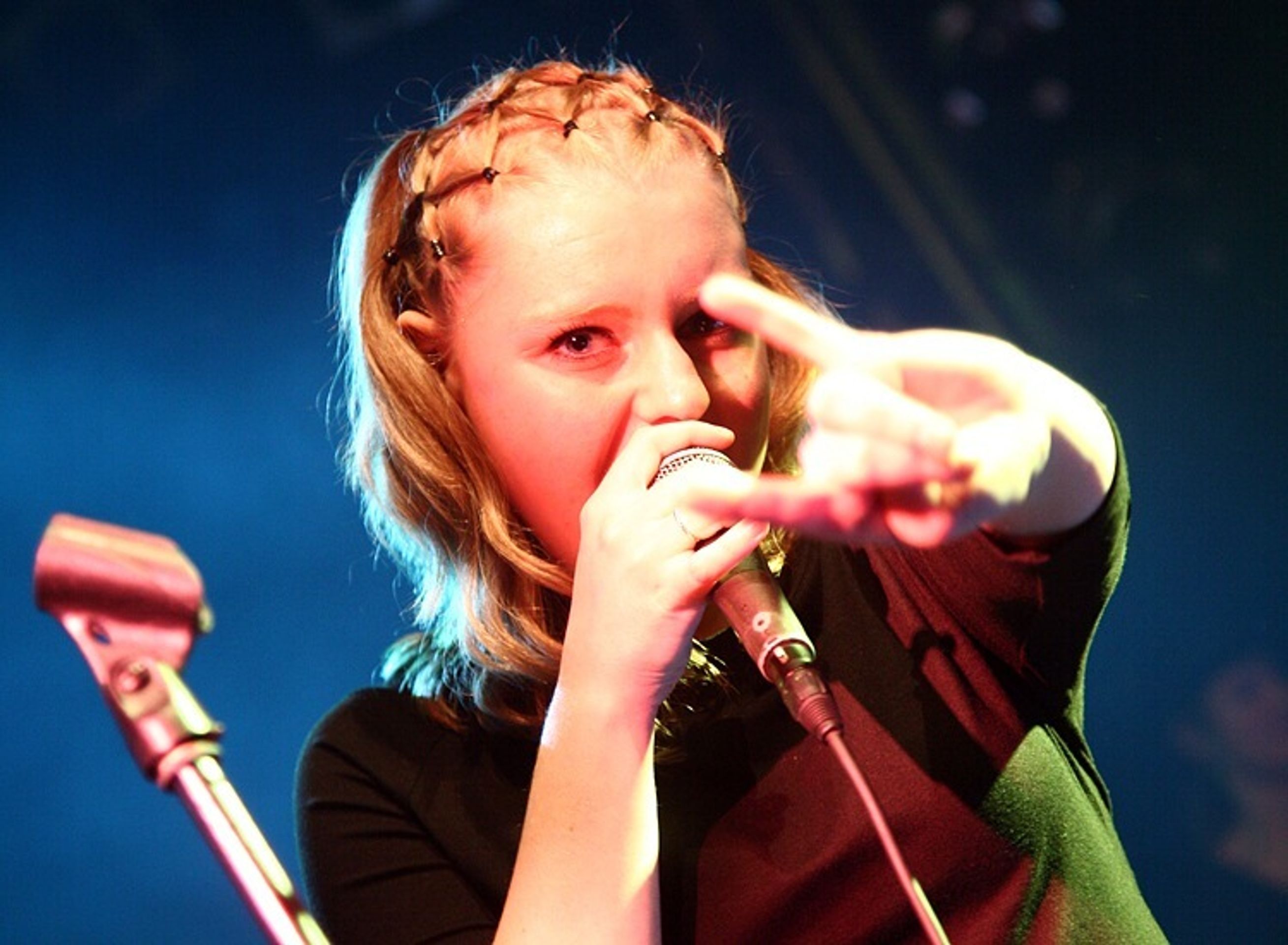 Jako předkapela Underhillu se představila skupina Glanc.  - Podhůrský má duši rockera - video (2/7)