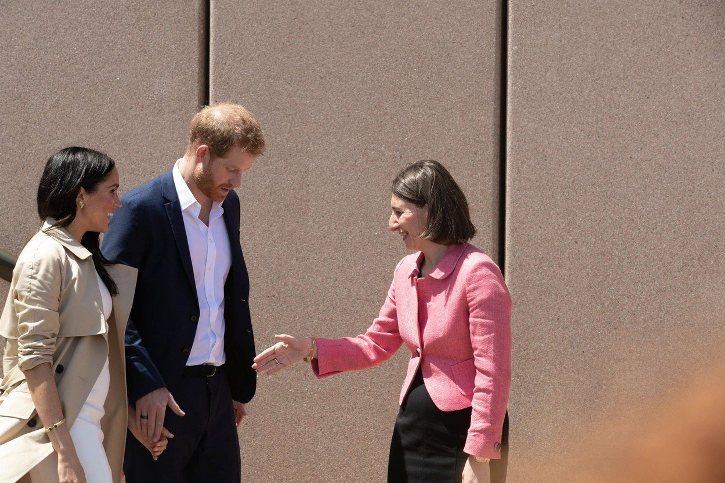 Meghan a Harry - 2 - GALERIE: Meghan ukázala těhotenské bříško (3/10)