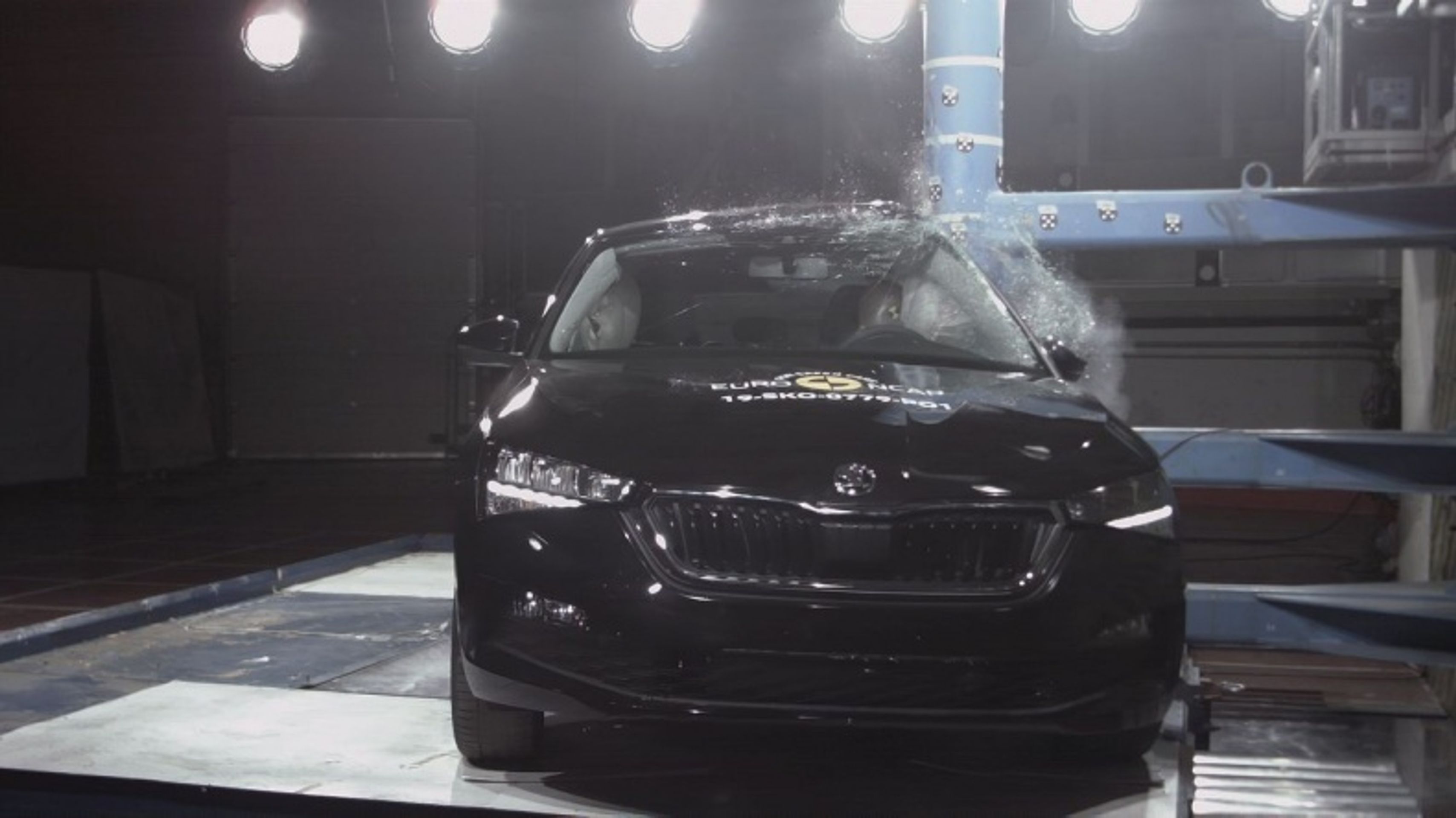 Crash test Škody Scala - 12 - Fotogalerie: Takhle dopadla Škoda Scala v nejnovějších crash testech (4/7)