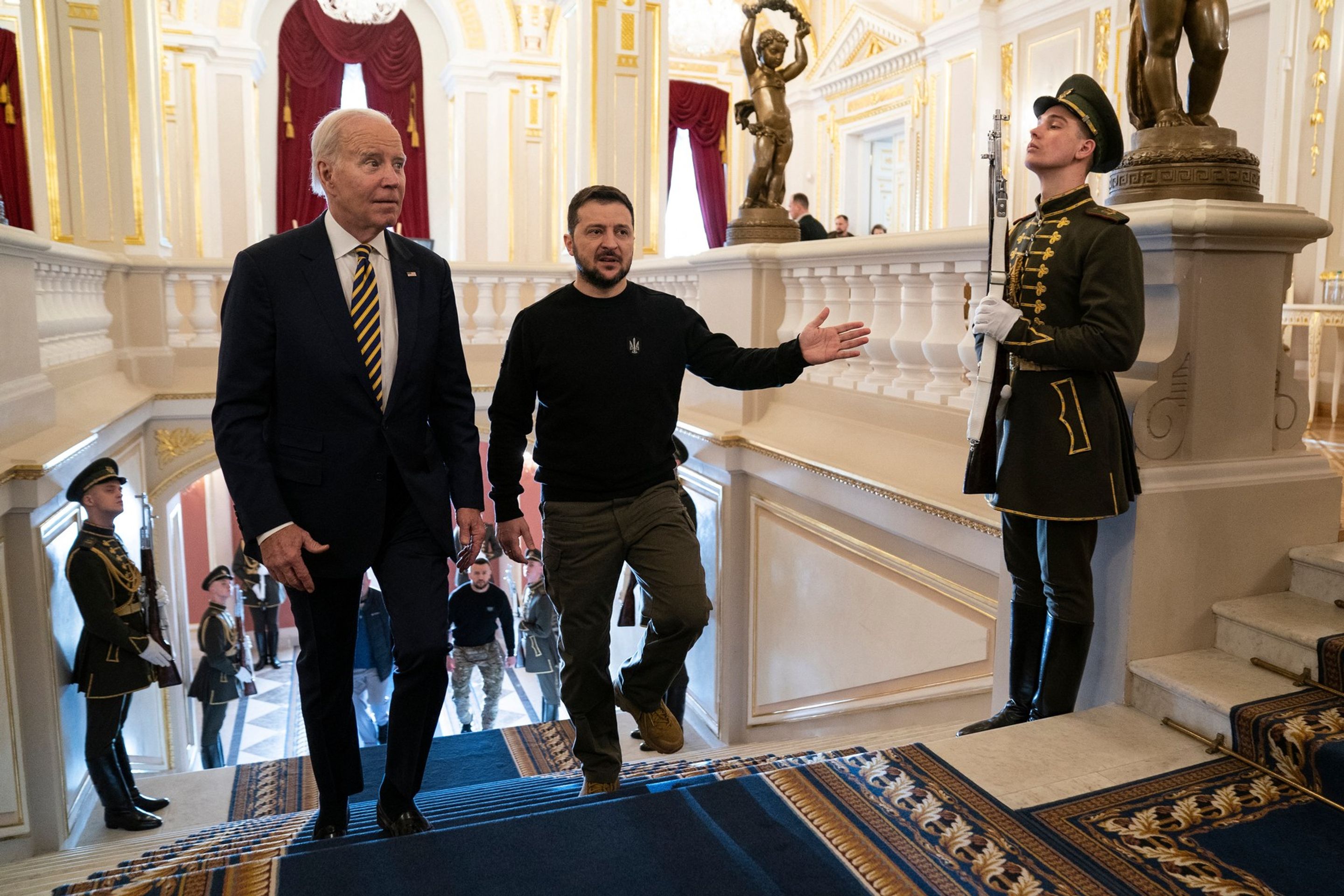 Joe Biden Volodymyr Zelenskyj - Prezident Joe Biden navštívil Ukrajinu (5/19)