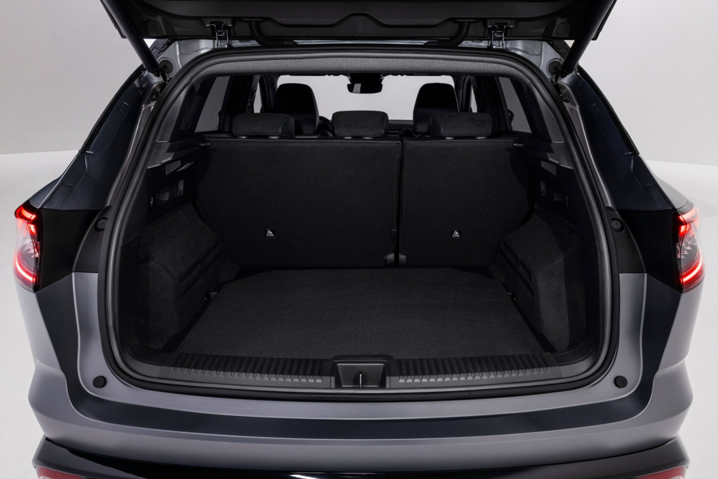 Renault Austral - Renault představil kompaktní SUV Austral (15/16)