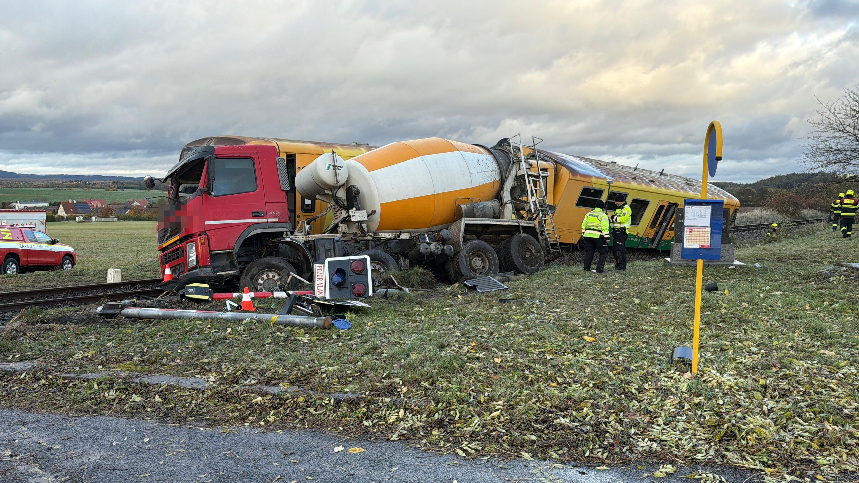 Srážka vlaku s nákladním automobilem u Příbrami - Srážka vlaku s nákladním automobilem u Příbrami (12/23)