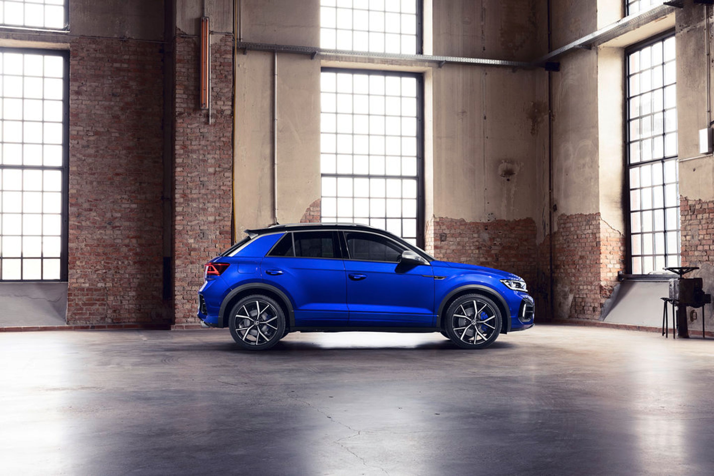Modernizovaný Volkswagen T-Roc - Modernizovaný Volkswagen T-Roc vyjede ve sportovní verzi i jako kabriolet (4/18)