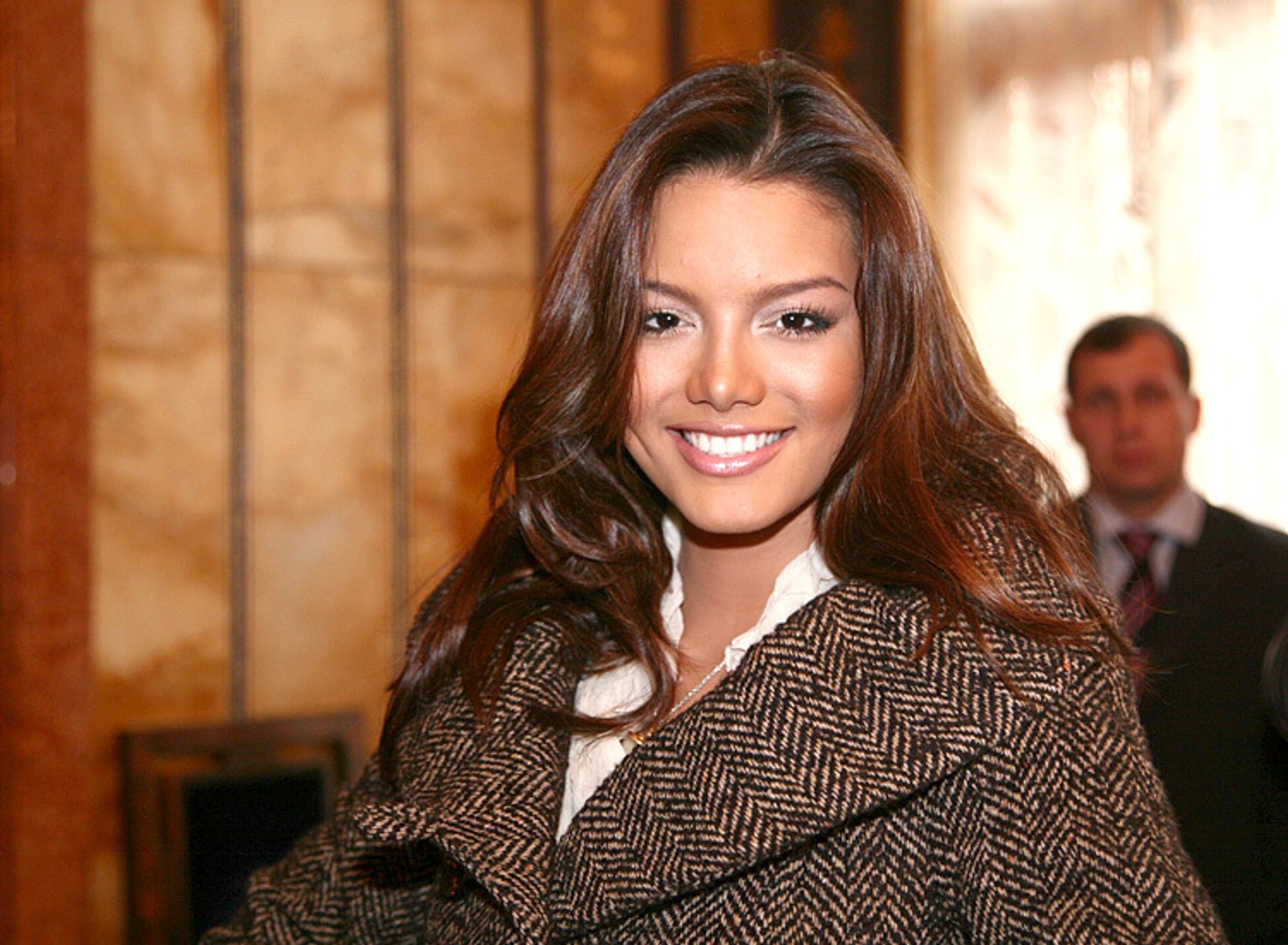 Miss Universe Zuleyka Rivera-Mendoza - Bém přijal Miss s arabským jménem - video (3/7)