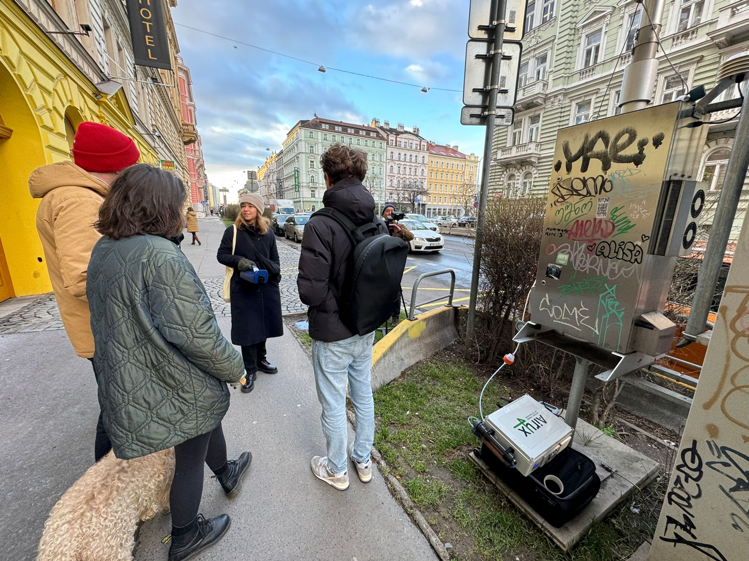 Experti z organizace Senzorvzduchu měřili kvalitu ovzduší v Praze - Experti z organizace Senzorvzduchu měřili kvalitu ovzduší v Praze (3/6)