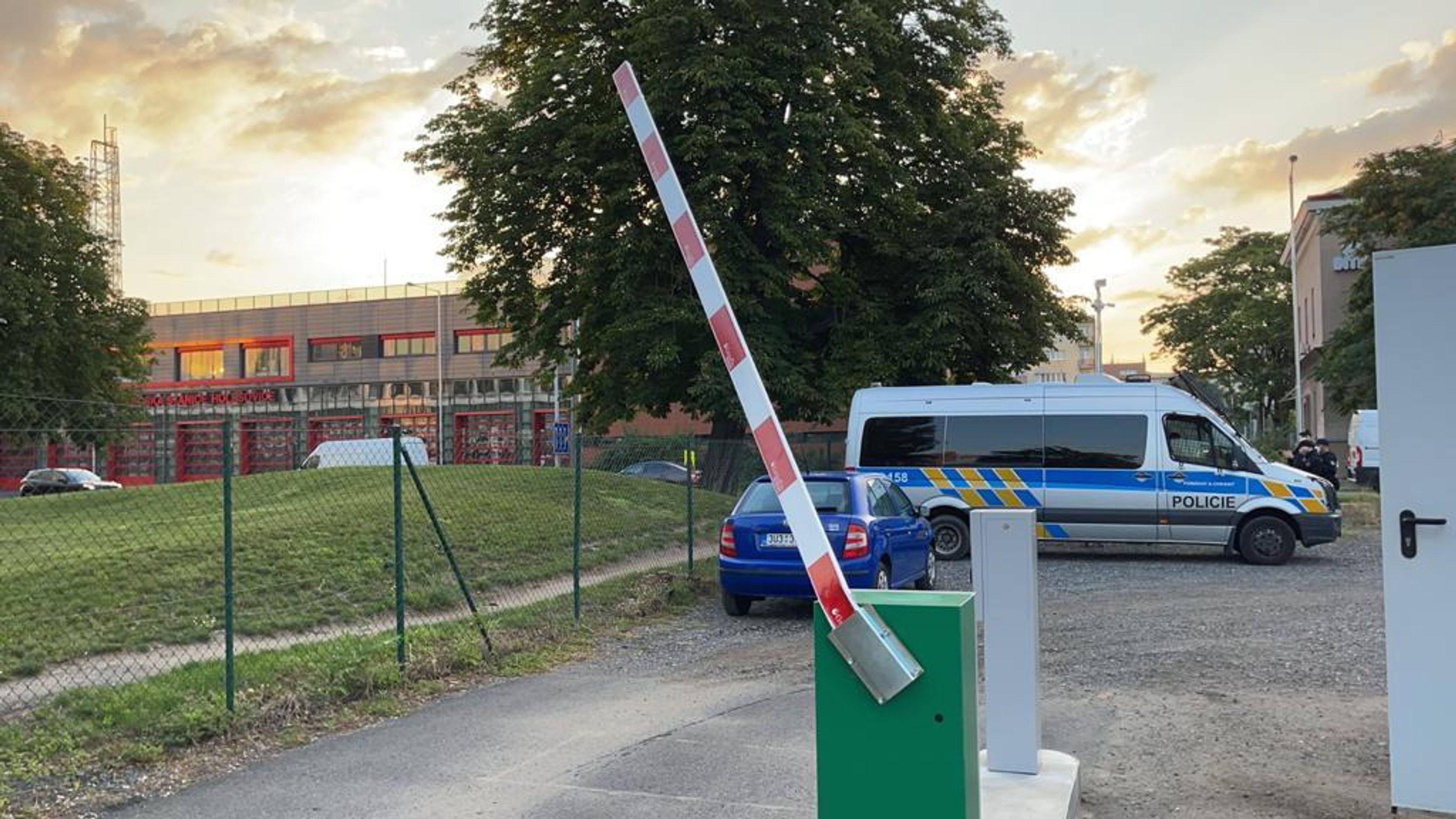 Dodávka s migranty ujížděla policii - 19 - GALERIE: Migranti utíkali před policií (8/26)