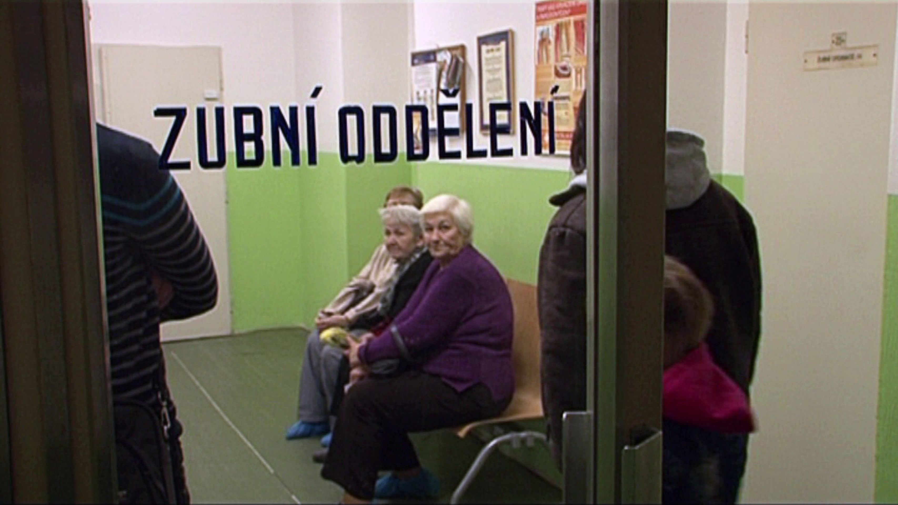 Výměna manželek - Zuby si nečistím, bolí mě pak dásně! - 17 - GALERIE: Výměna manželek - Zuby si nečistím, bolí mě pak dásně! (17/20)