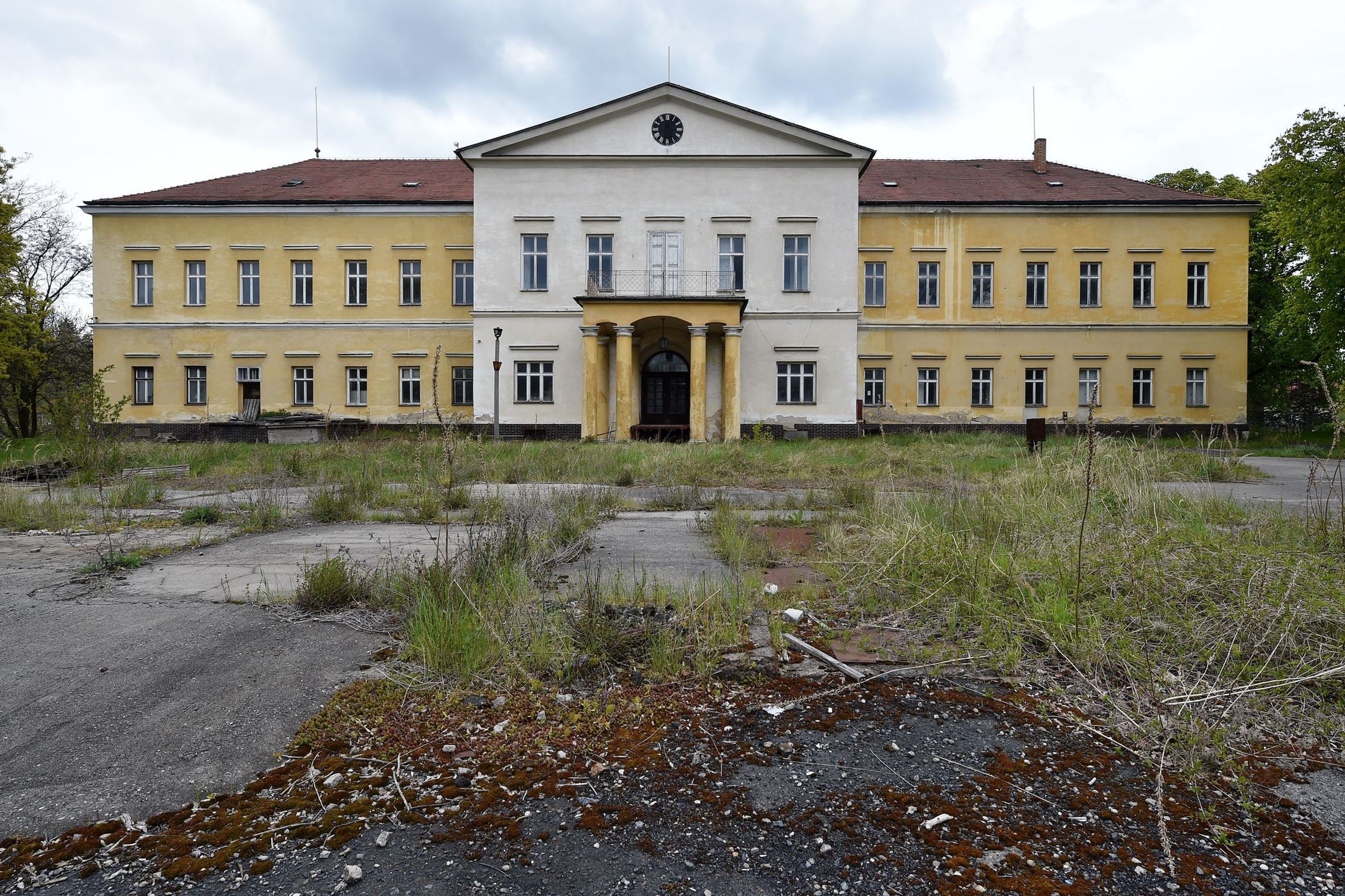 Bývalé Heydrichovo sídlo v Panenských Břežanech - 28 - GALERIE: Bývalé Heydrichovo sídlo v Panenských Břežanech (2/34)