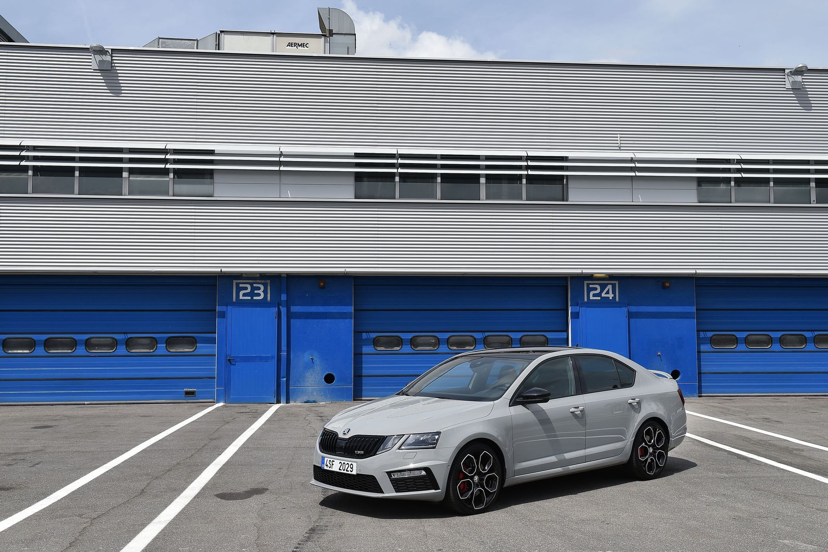 Škoda Octavia RS 245 - 11 - GALERIE: Škoda Octavia RS 245 (6/13)